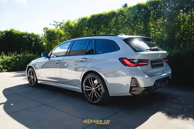 BMW 3 Series view 8