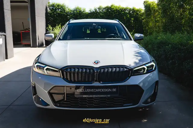BMW 3 Series view 3