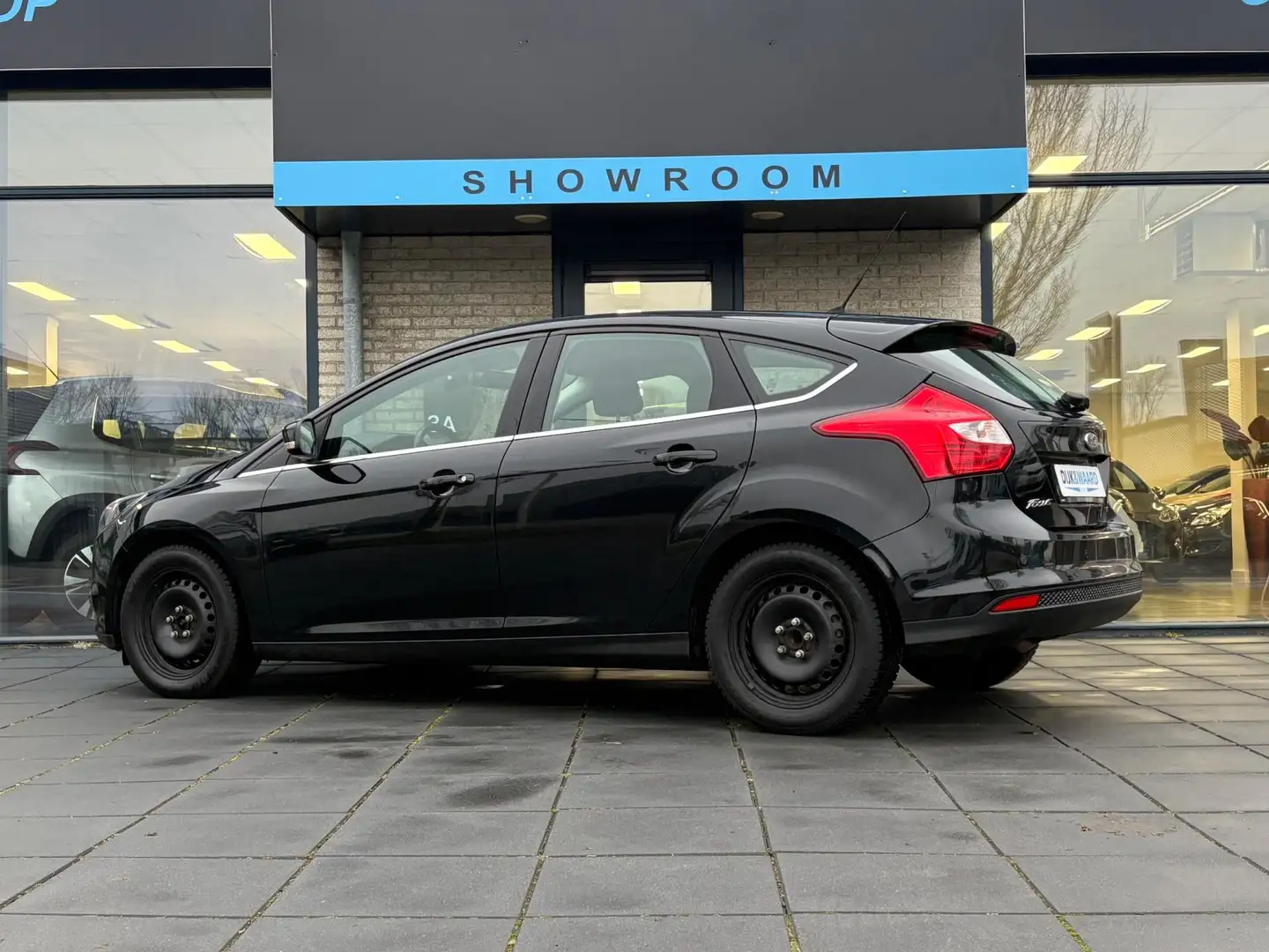 Ford Focus 1.0 EcoBoost Lease Titanium | AMBIANCE LIGHT | CRU Zwart - 2