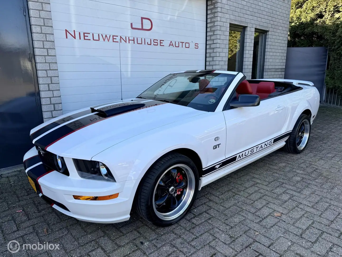 Ford Mustang USA 4.6 V8 GT Weiß - 2