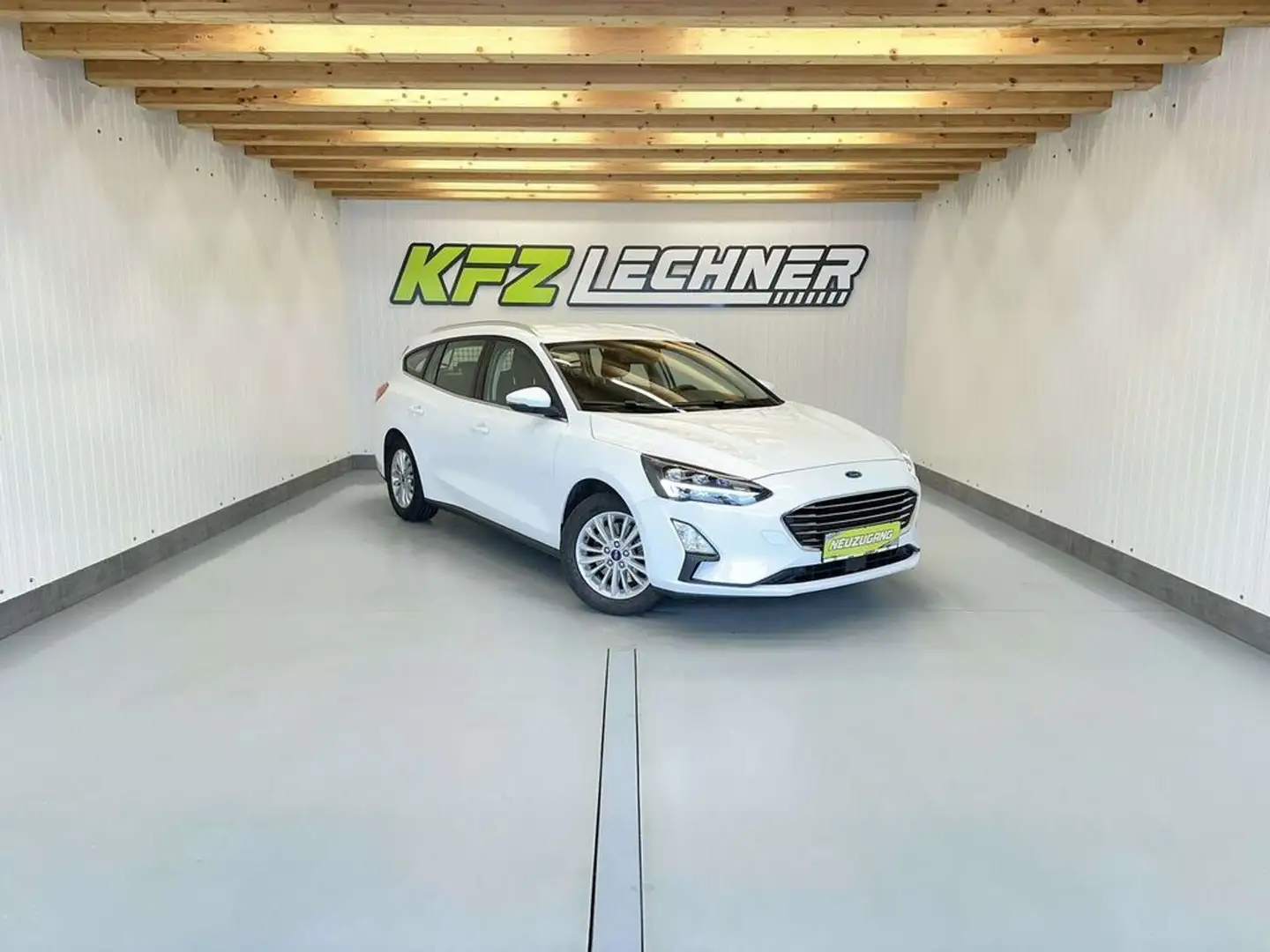 Ford Focus Turnier 1,5 EcoBl. ''Titanium'' AHK*LED*NAVI Weiß - 1