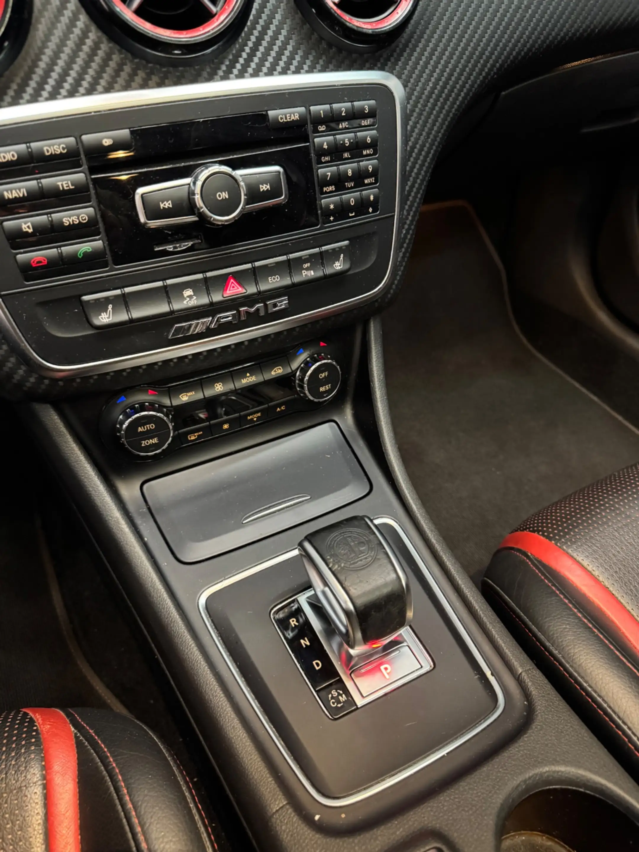 Mercedes-Benz A 45 AMG 4MATIC — photo 13