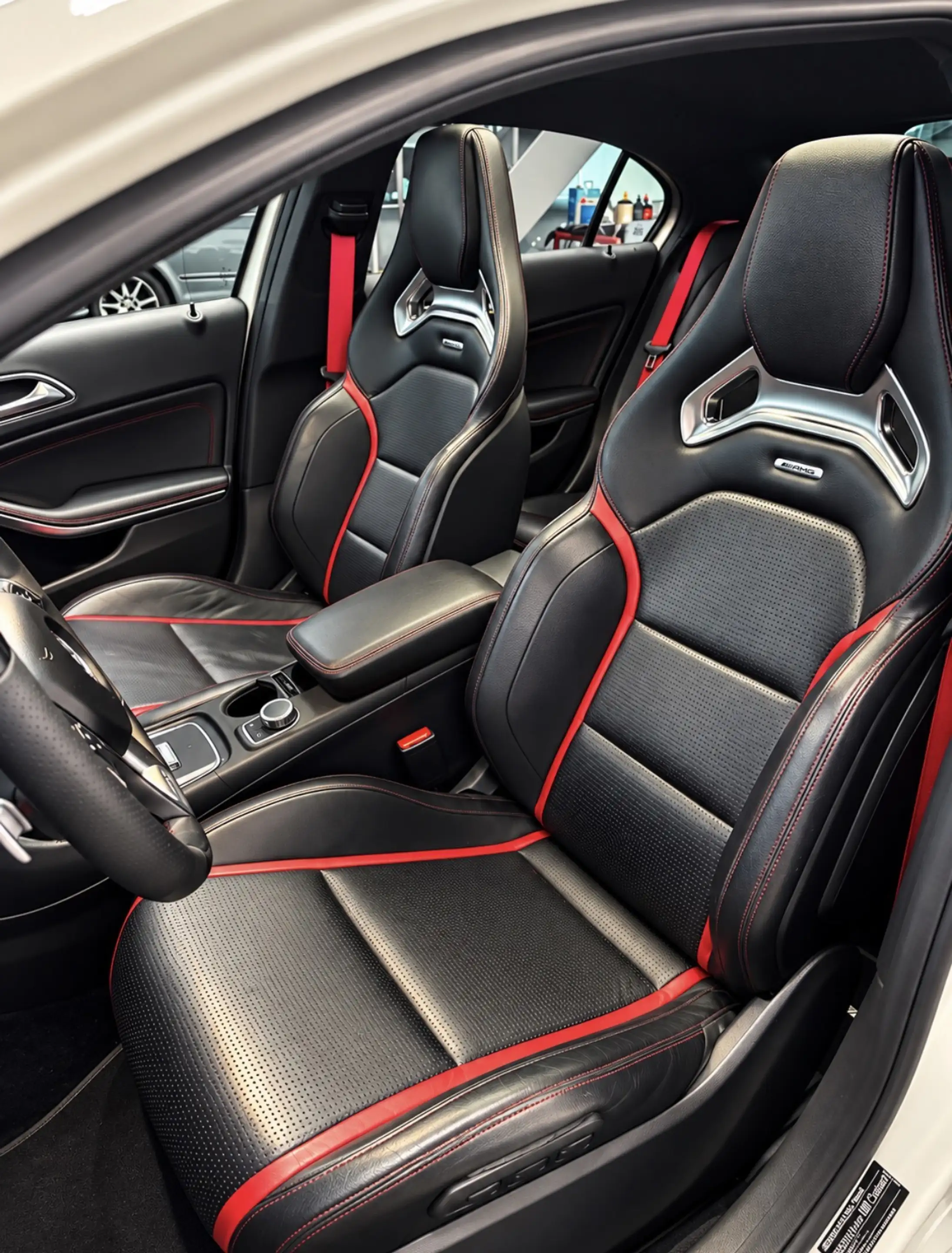 Mercedes-Benz A 45 AMG 4MATIC — photo 6