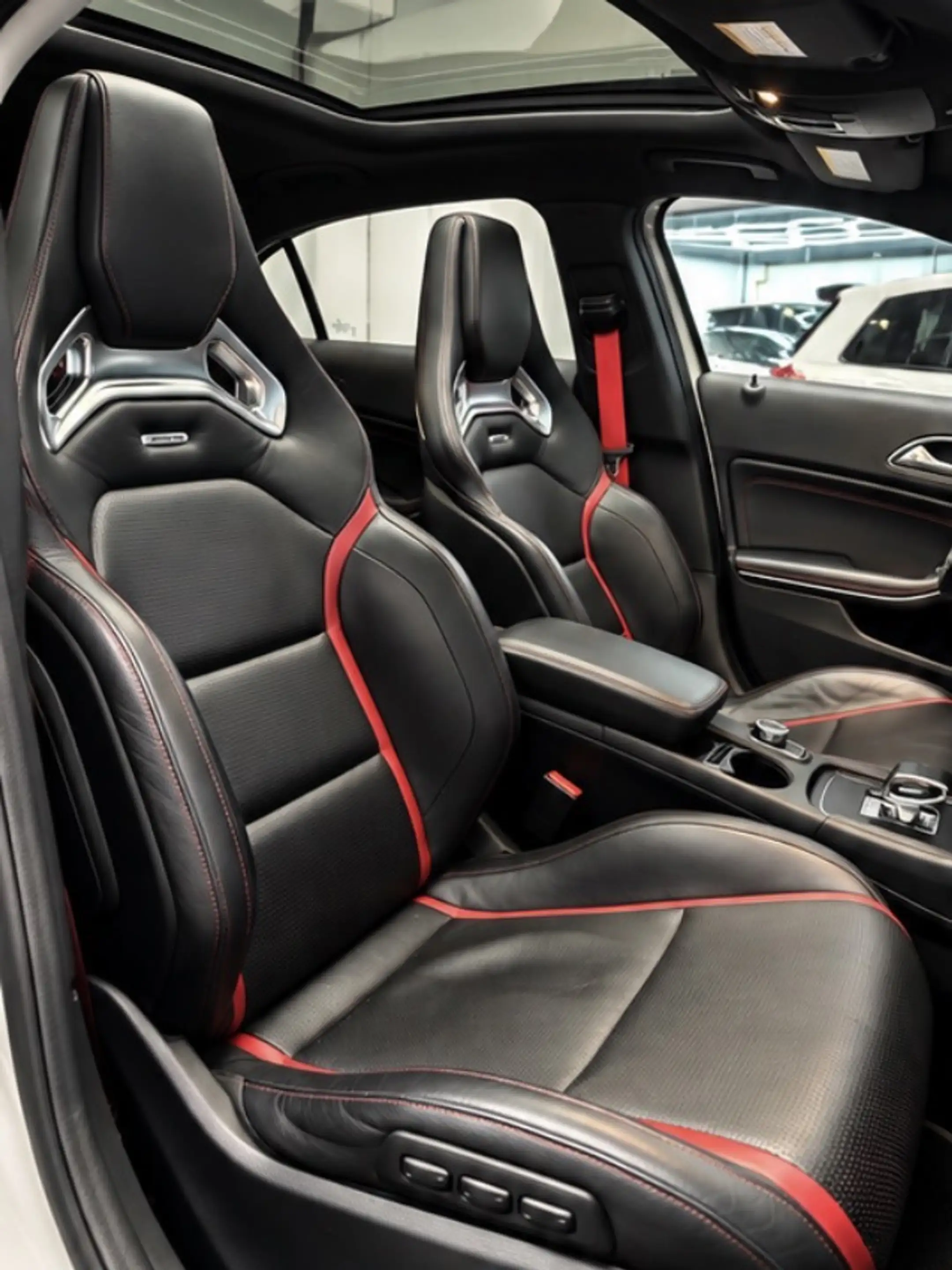Mercedes-Benz A 45 AMG 4MATIC — photo 7