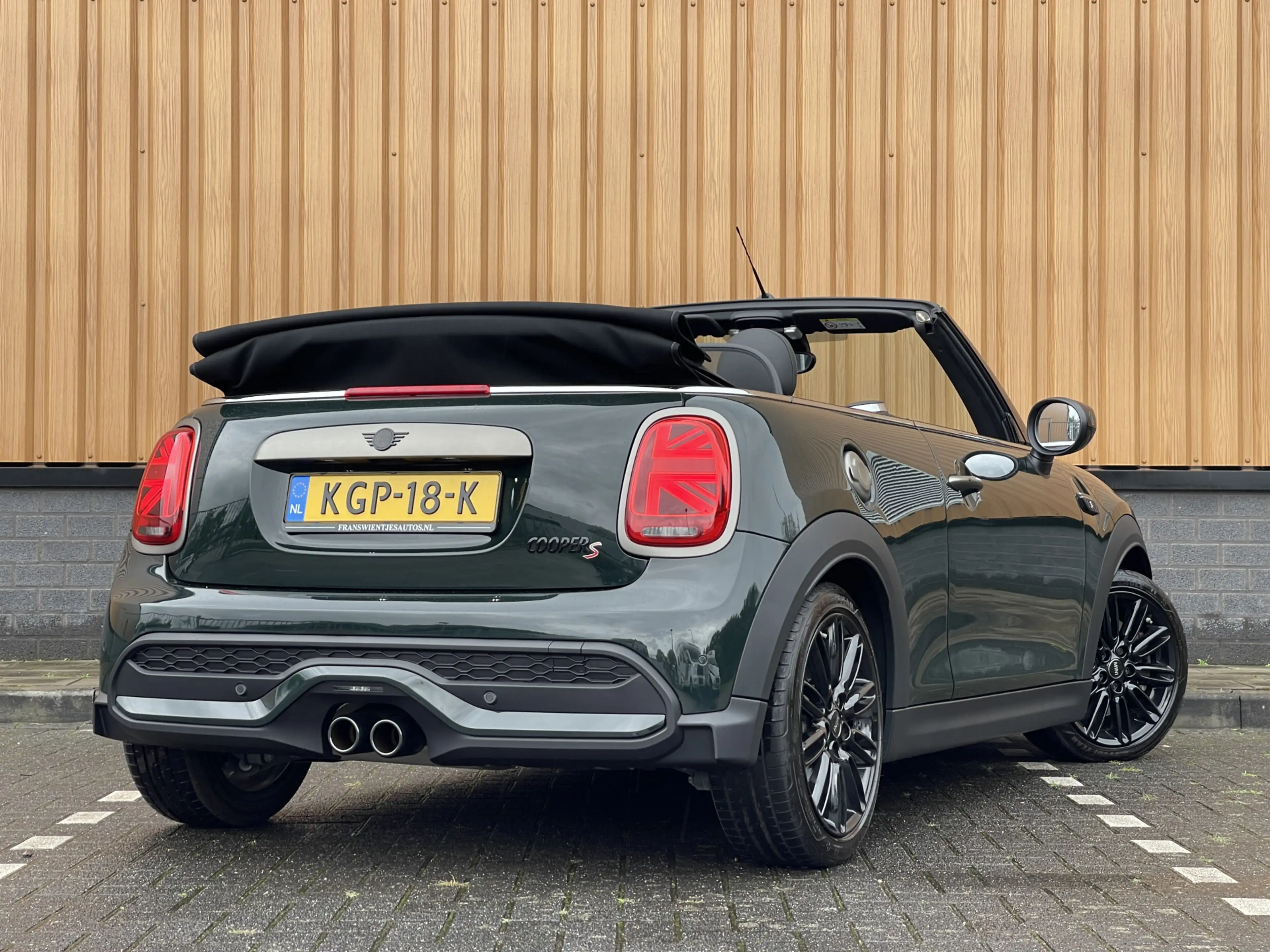 MINI Cooper S Cabrio 2.0 Rockingham GT Resolute Edition | Apple Carplay — photo 2