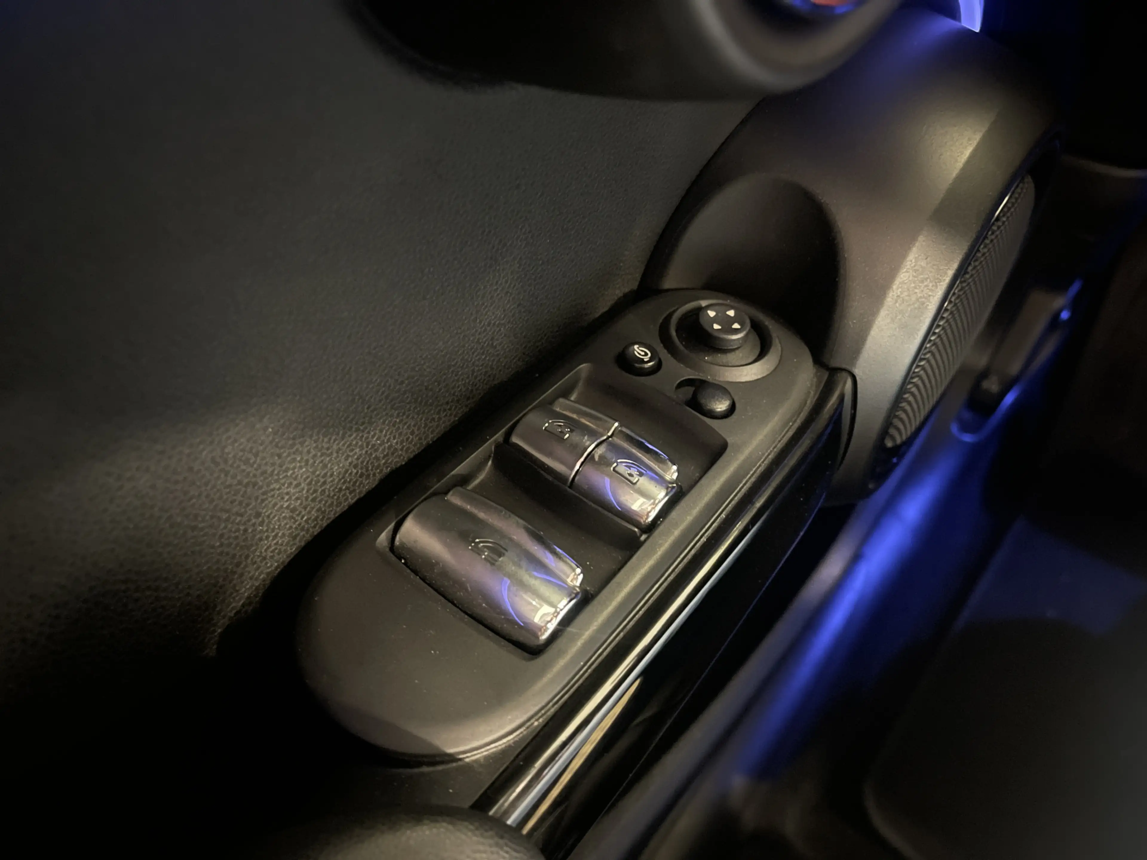 MINI Cooper S Cabrio 2.0 Rockingham GT Resolute Edition | Apple Carplay — photo 24