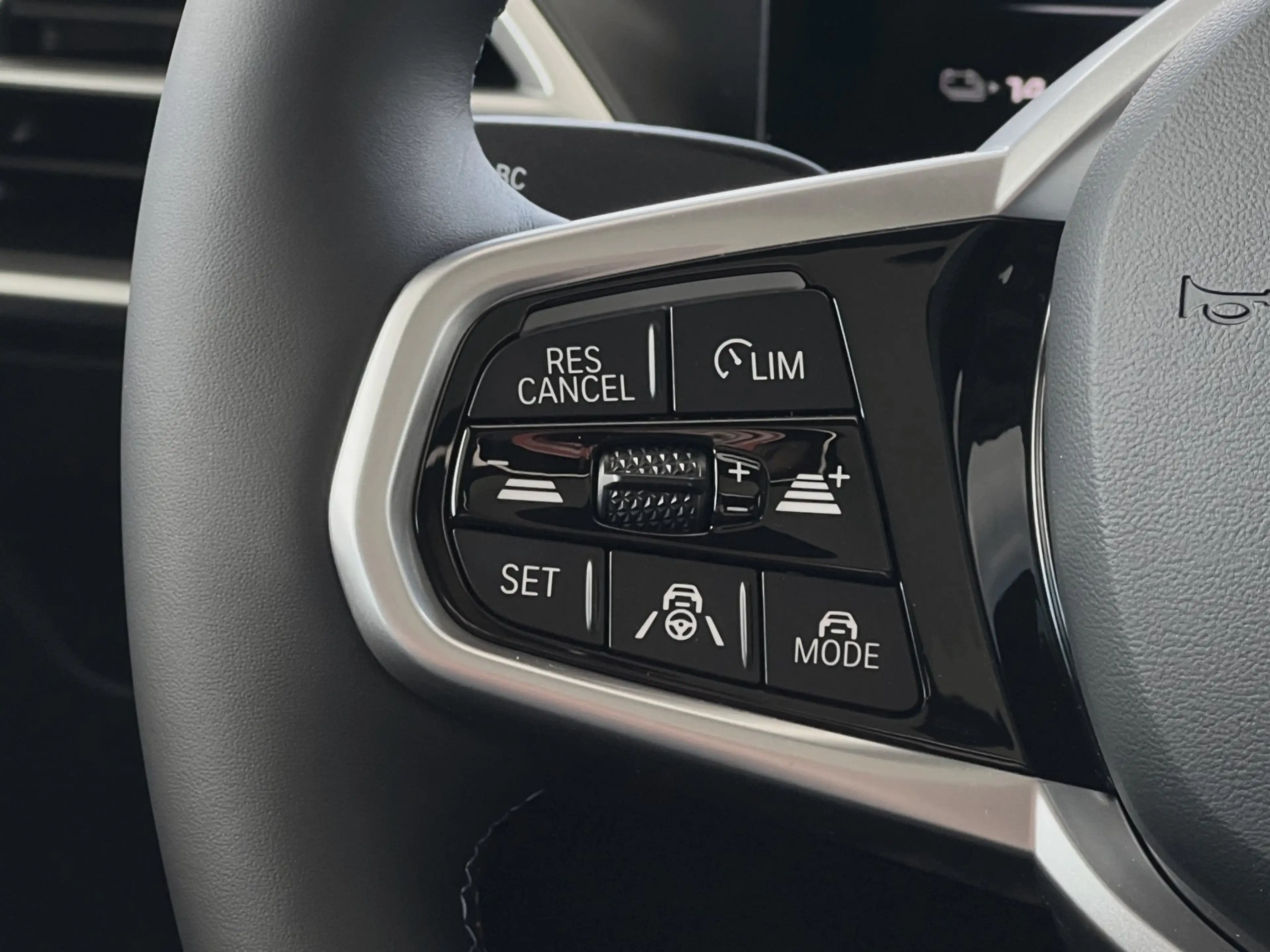 BMW i4 M60 xDrive M-Technik HUD 360° eGSD DA-Prof. — photo 13
