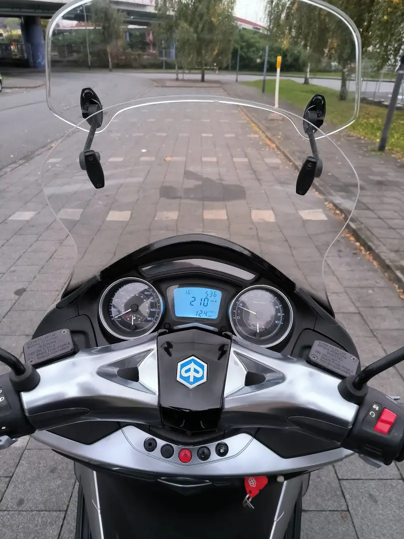 Piaggio X 10 Zilver - 2