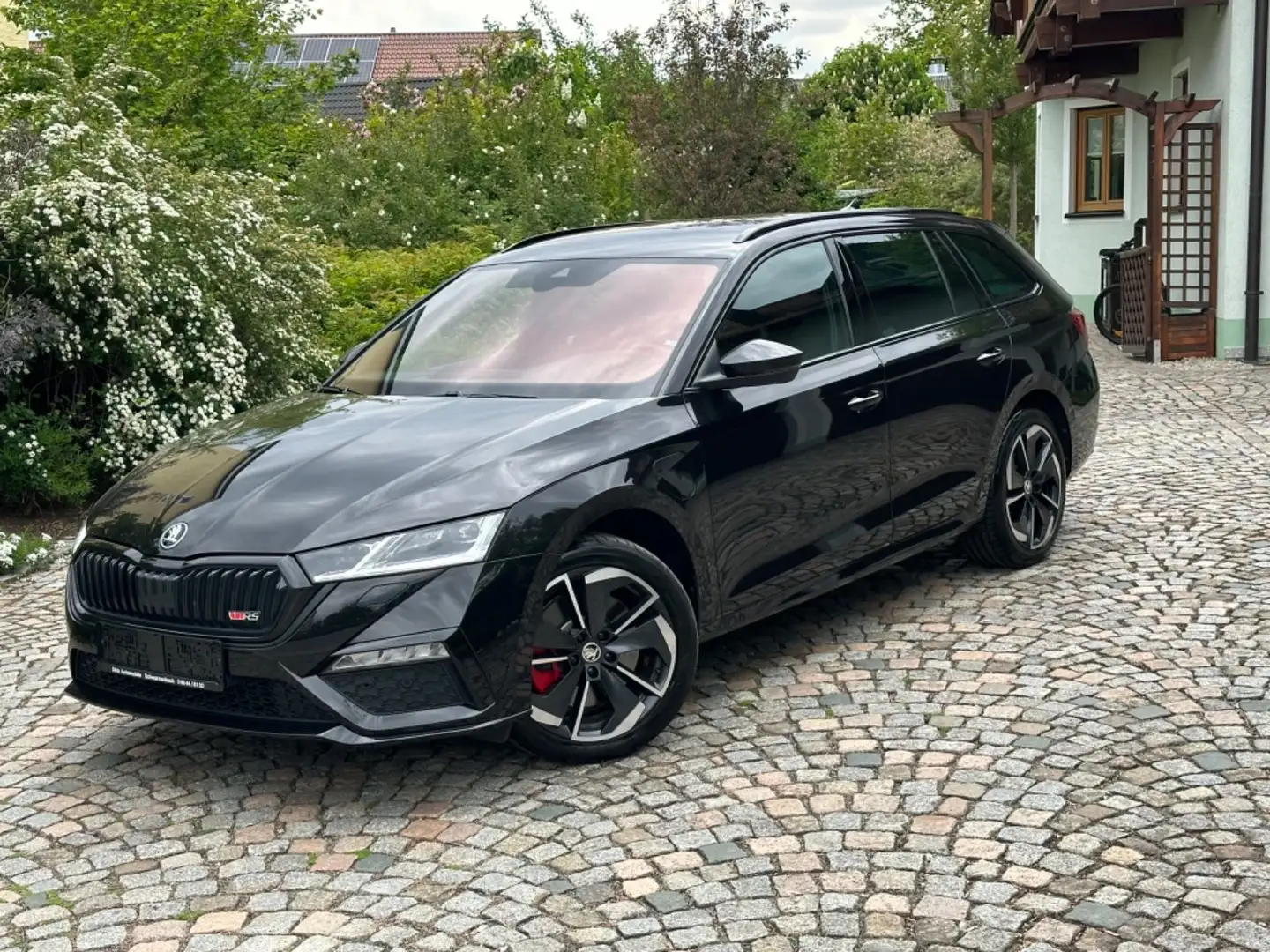 Skoda Octavia Combi RS iV DSG / Navi / AHK / HUD / DCC Schwarz - 1