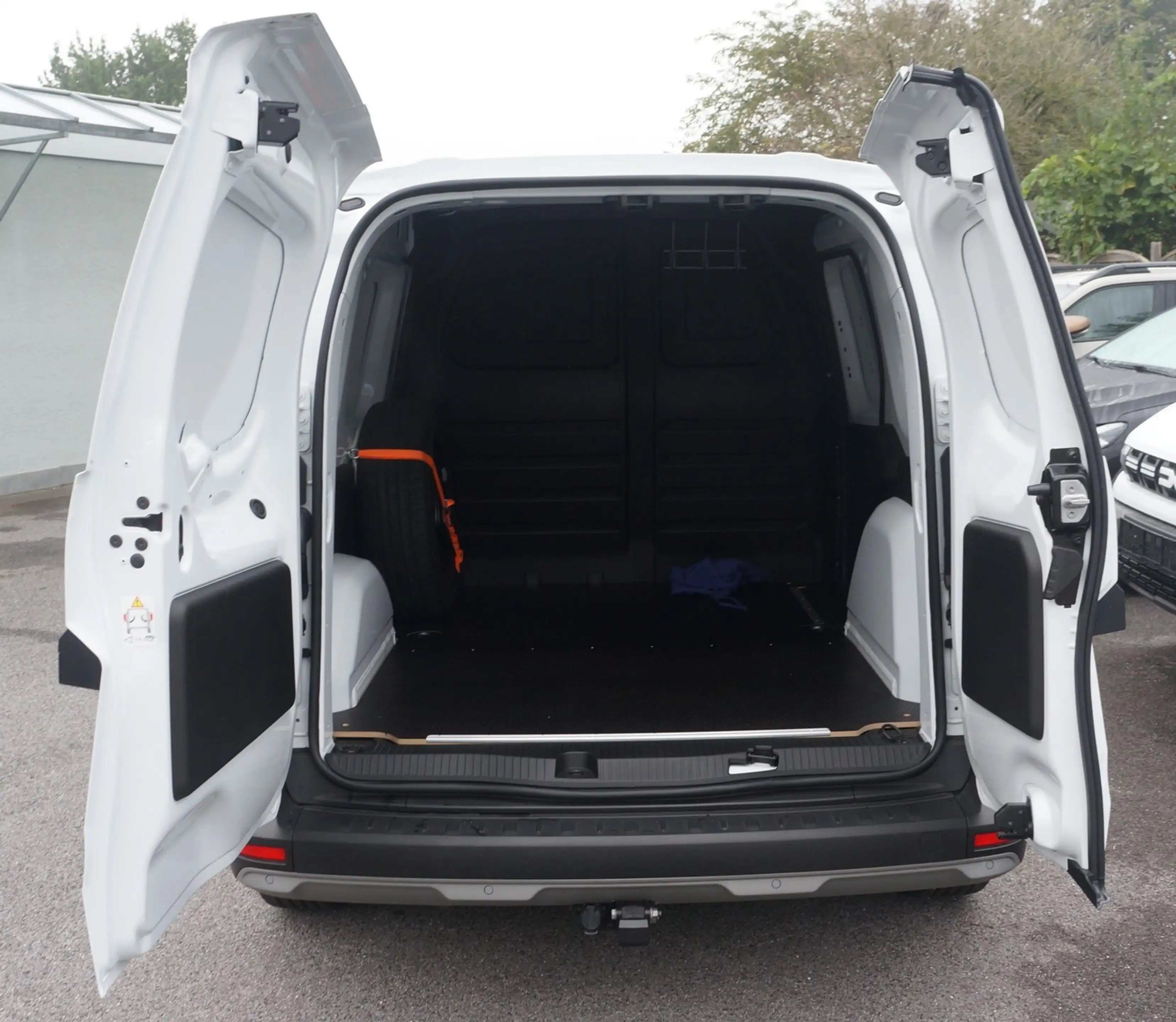 Nissan Townstar Kastenwagen L1 2,0t Tekna — photo 5