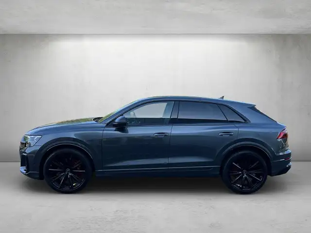 Audi SQ8 view 2