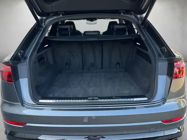 Audi SQ8 view 5