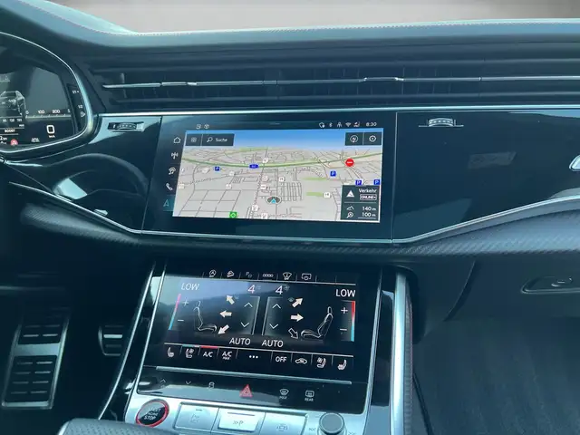 Audi SQ8 view 10