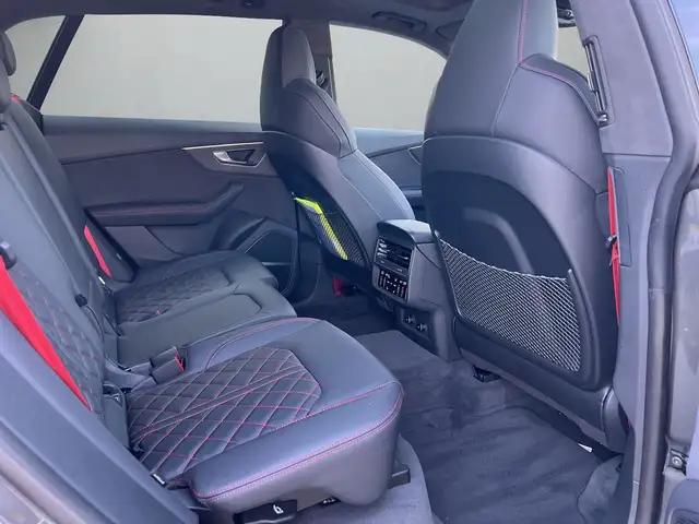 Audi SQ8 view 12