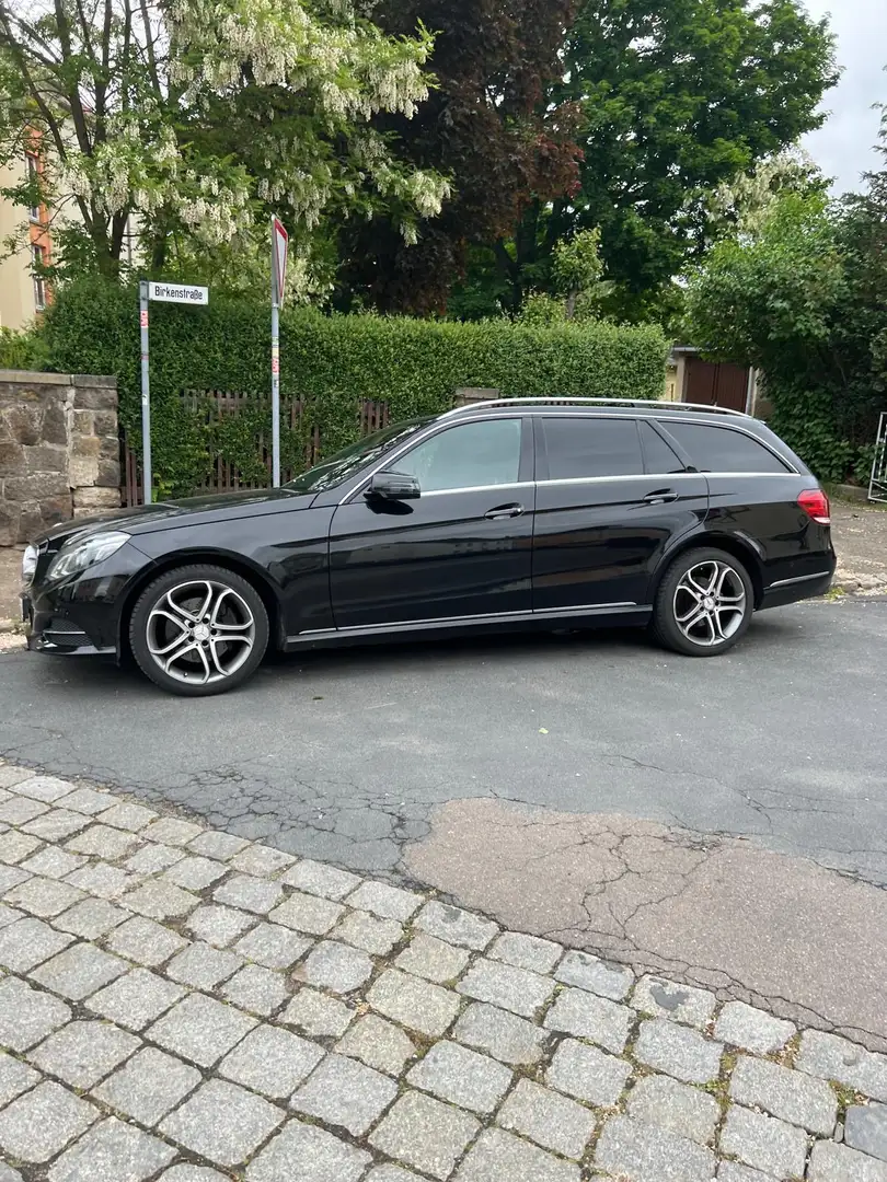 Mercedes-Benz 220 212 Avantgarde Schwarz - 1