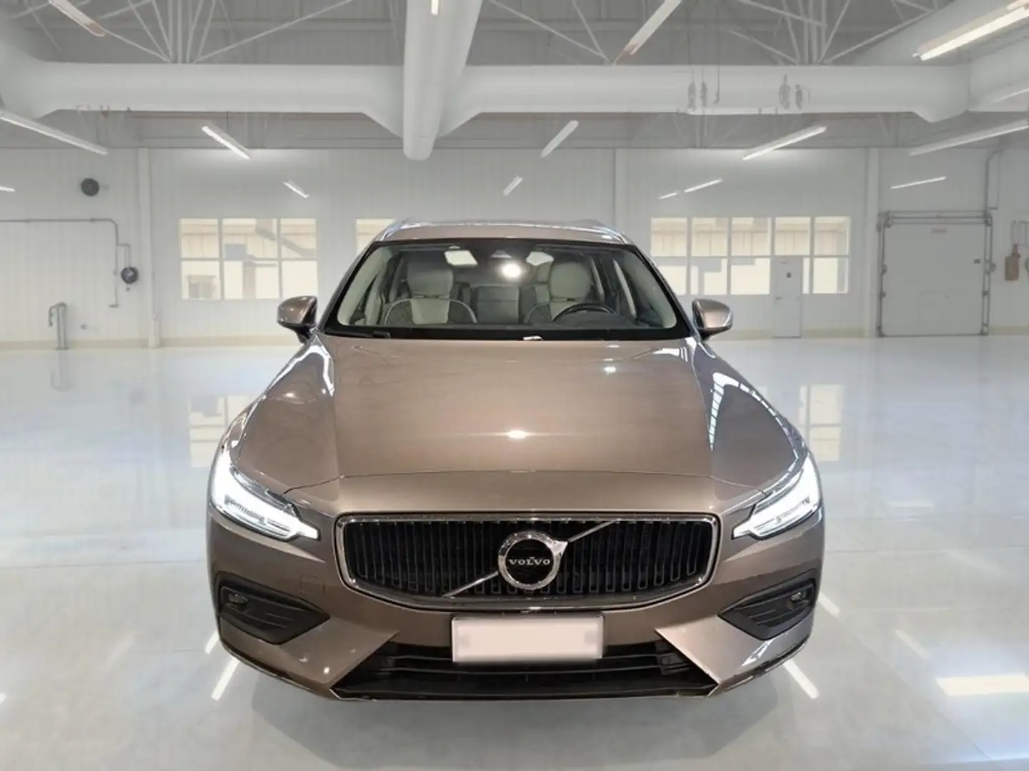 Volvo V60 B4 autom. Momentum Business Pro WAGON - 2