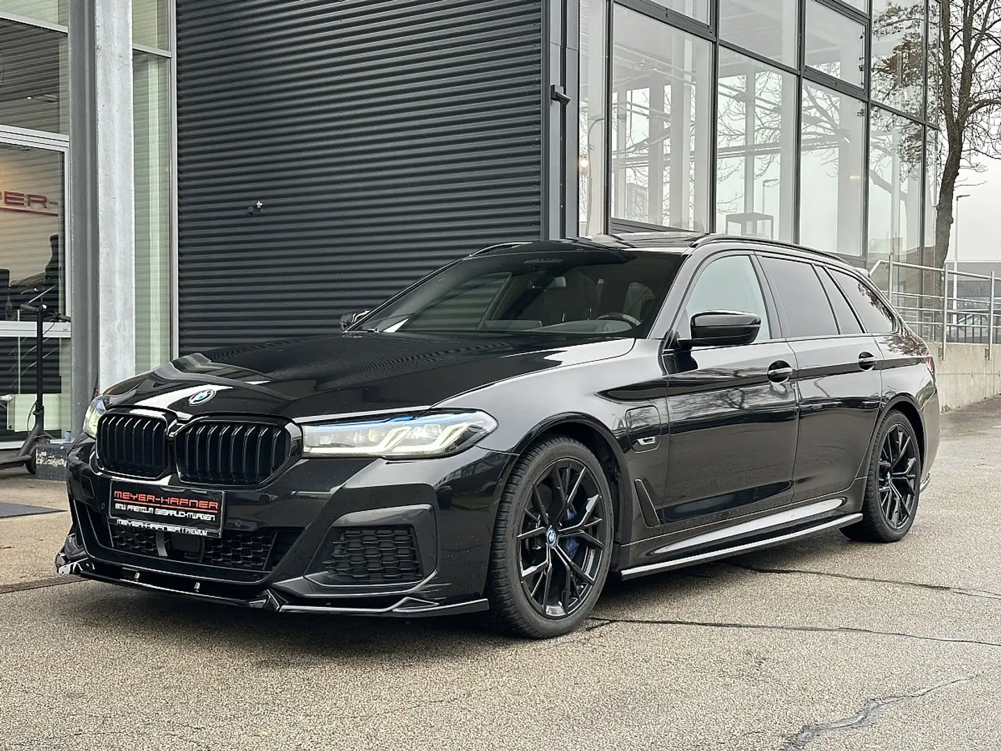 BMW 530 e xDrive Touring M-Paket PRO Aut. / AHK / SZL /... Noir - 2
