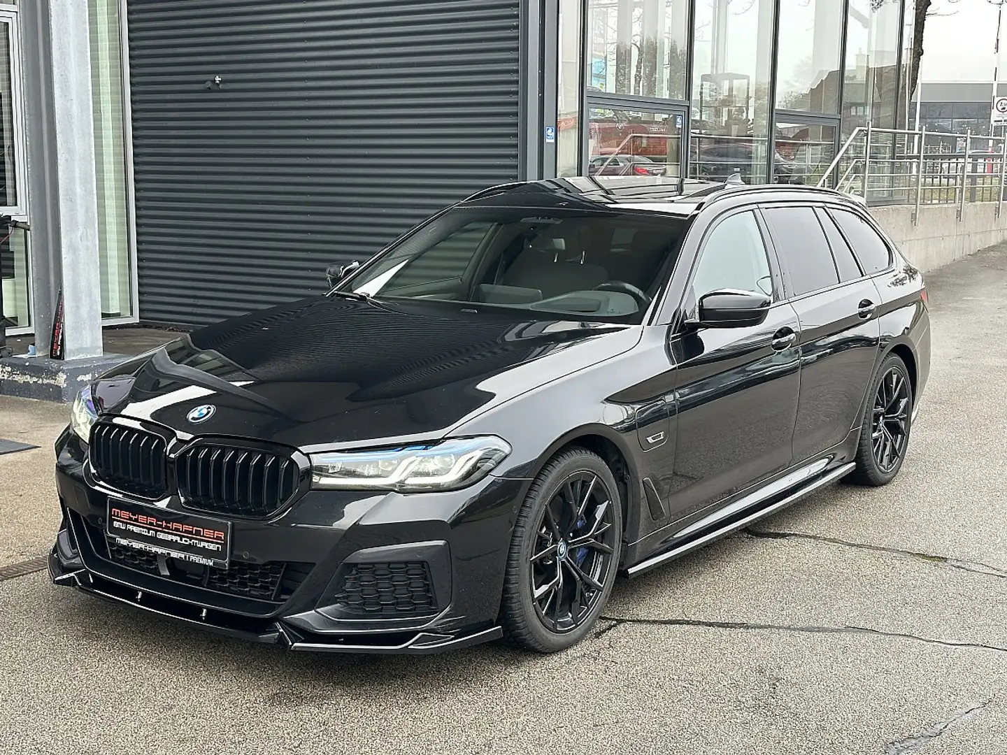 BMW 530 e xDrive Touring M-Paket PRO Aut. / AHK / SZL /... Noir - 1