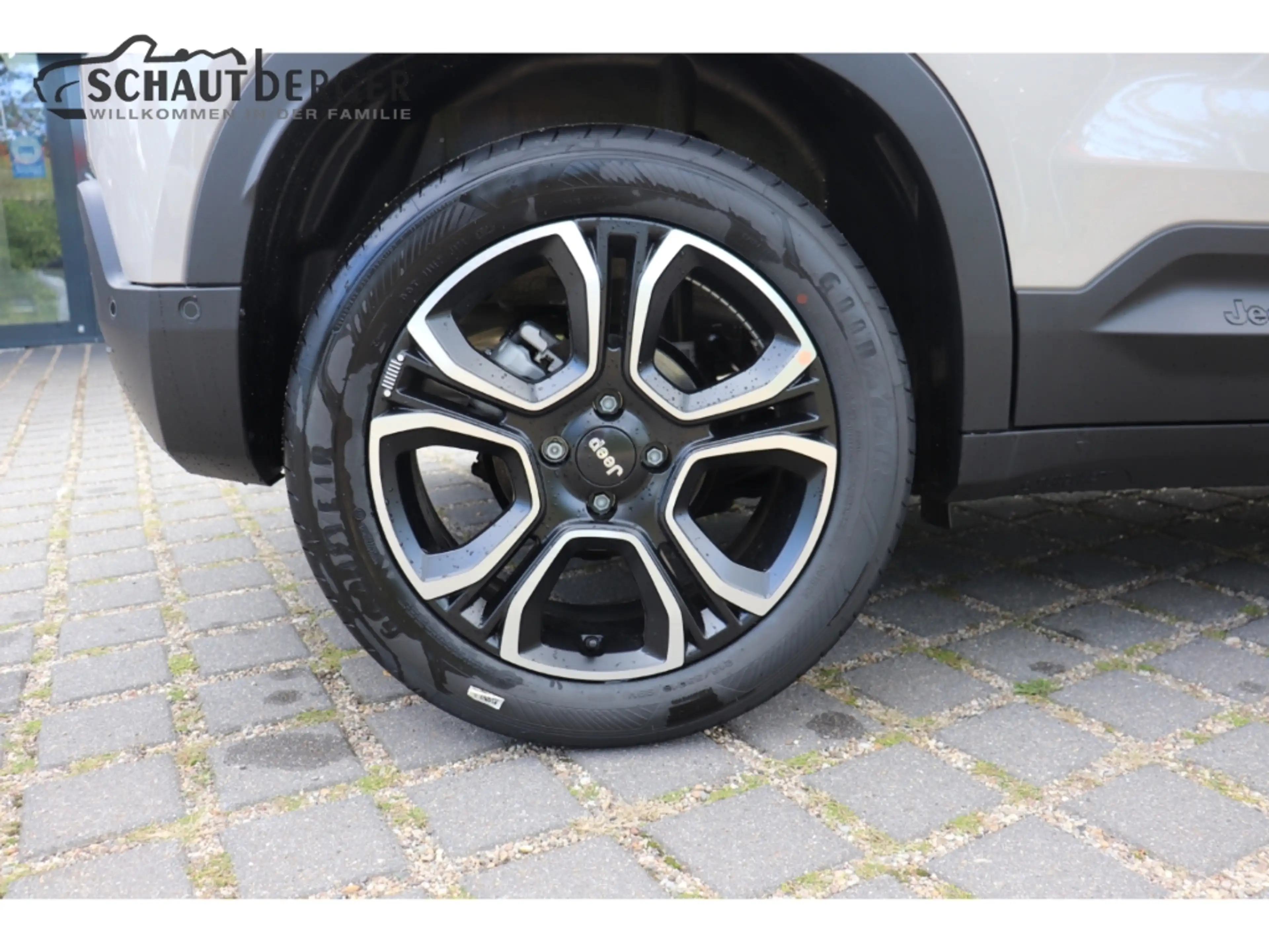 Jeep Avenger Summit Mild-Hybrid inkl. R-Kamera, Navi, LMF, PDC — photo 7