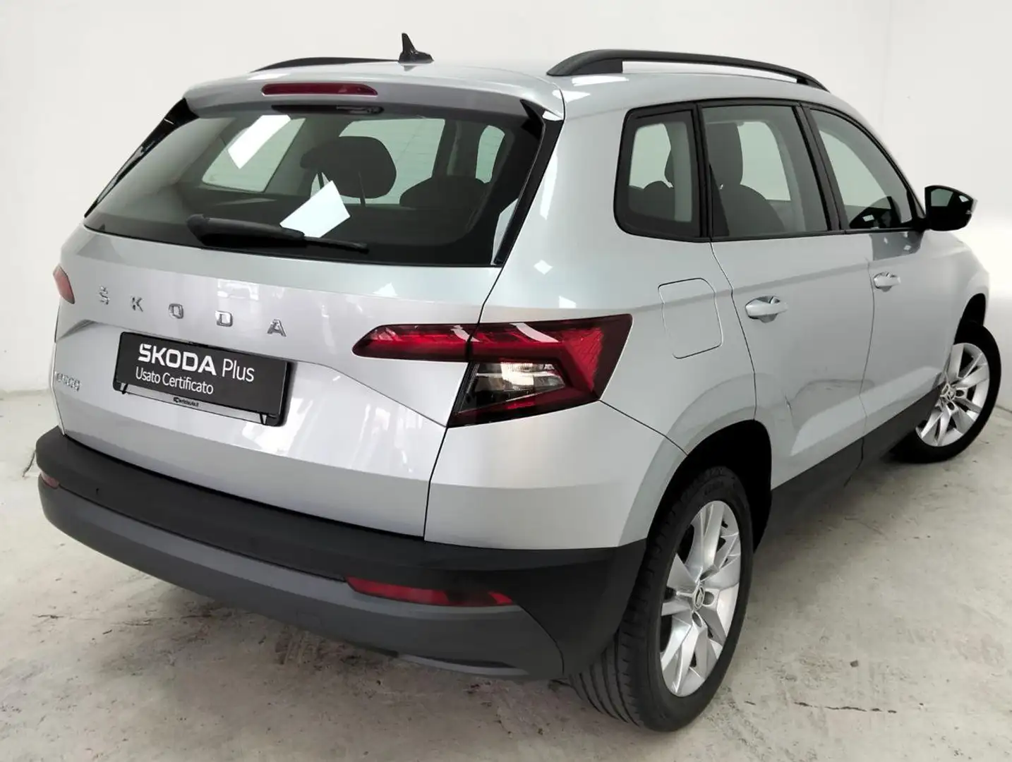 Skoda Karoq 2.0 TDI EVO SCR 115 CV Executive Zilver - 2