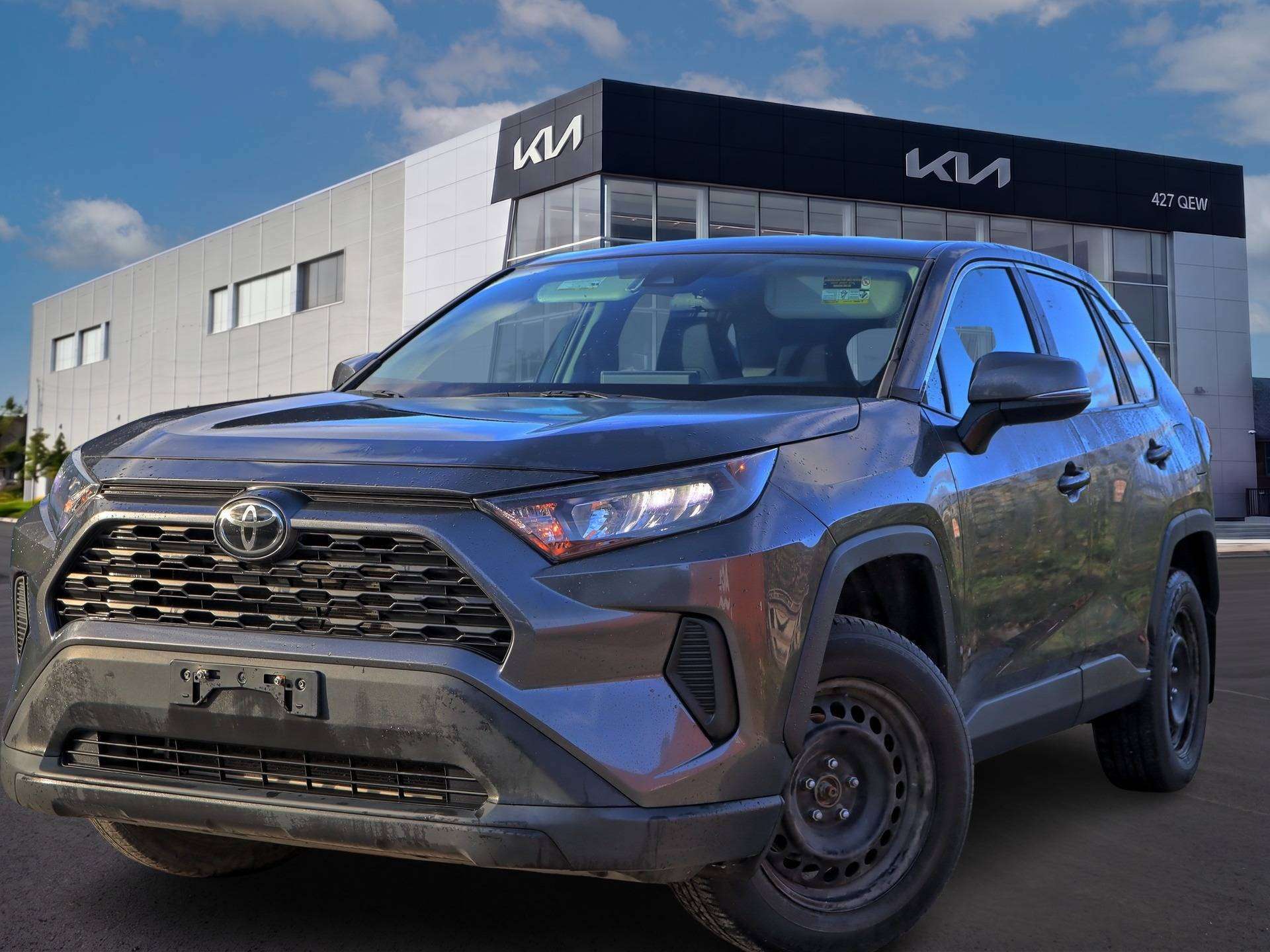  2022 Toyota RAV4 LE AWD   