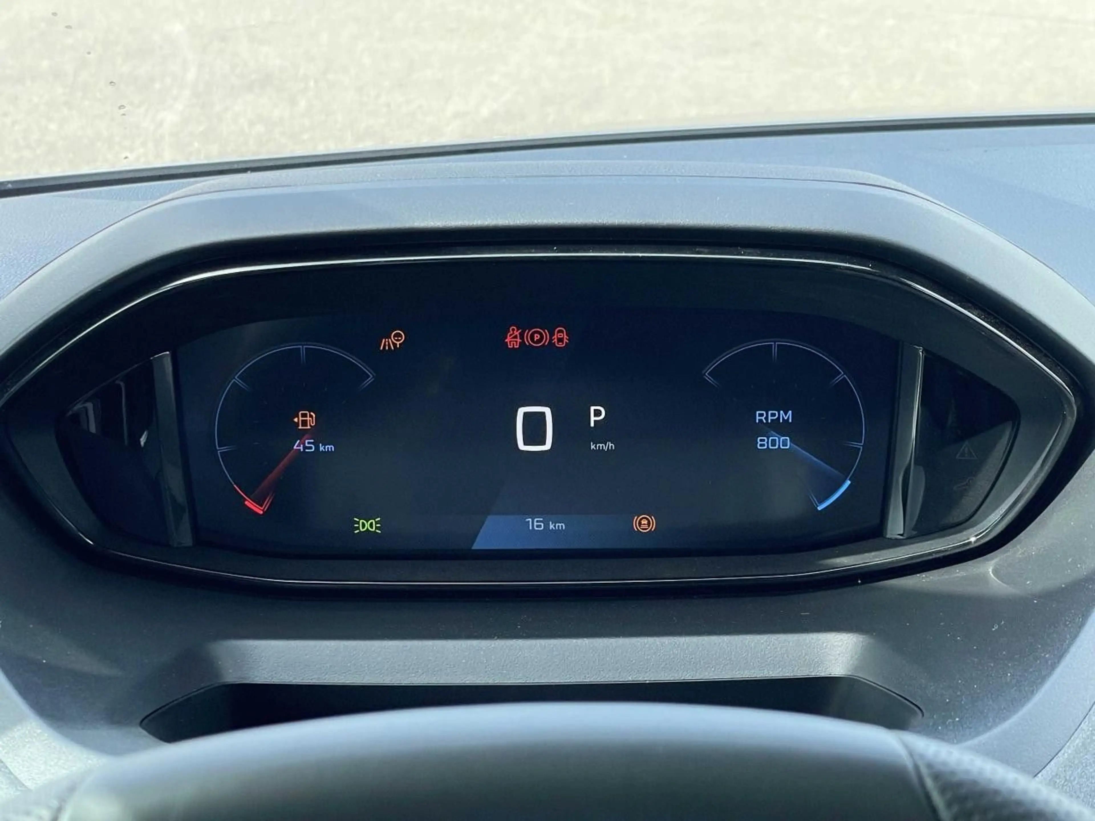Peugeot Rifter GT BlueHDI 130 L2 EAT8 silber Navi Klima — photo 9