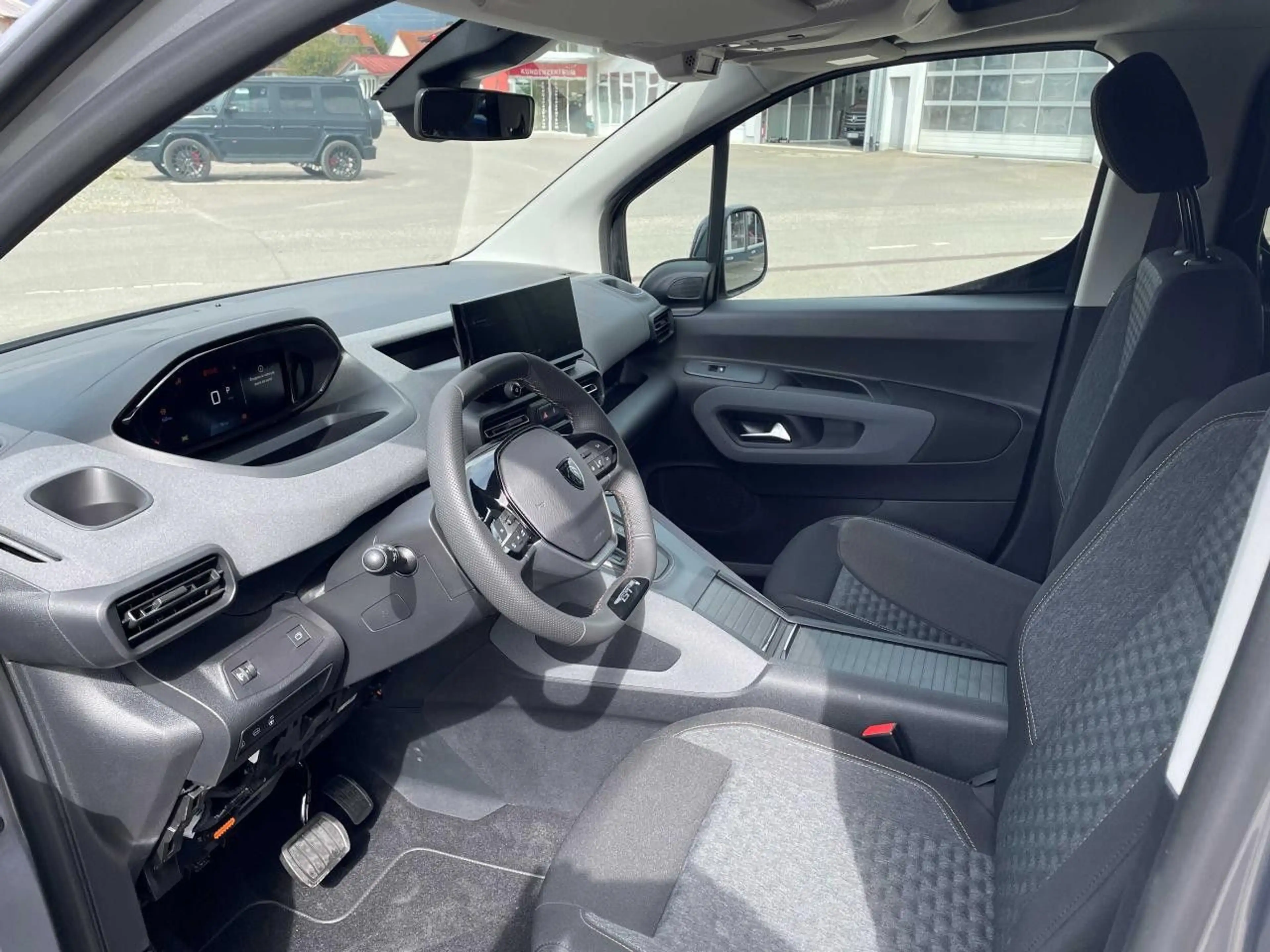 Peugeot Rifter GT BlueHDI 130 L2 EAT8 silber Navi Klima — photo 12