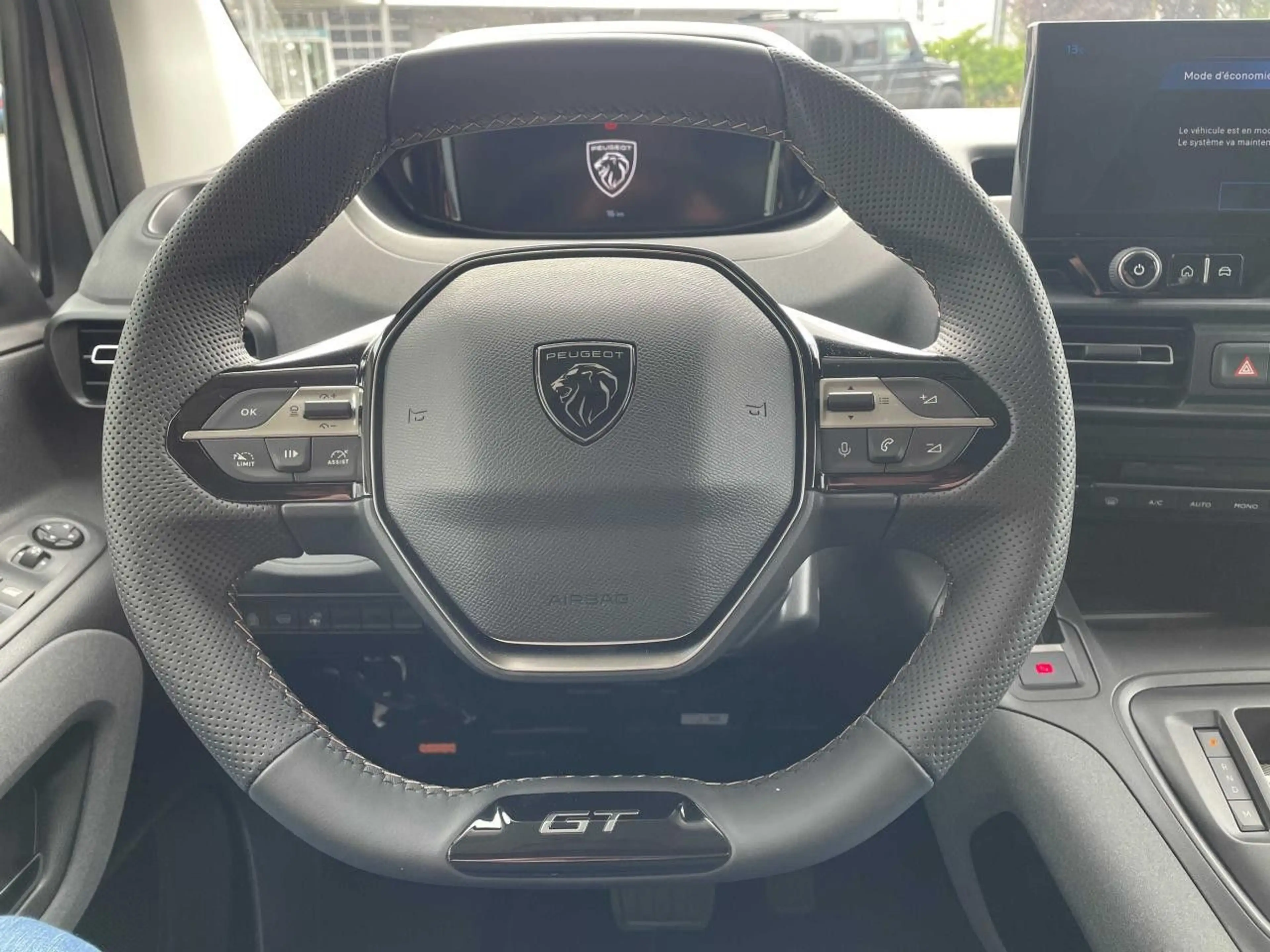 Peugeot Rifter GT BlueHDI 130 L2 EAT8 silber Navi Klima — photo 8