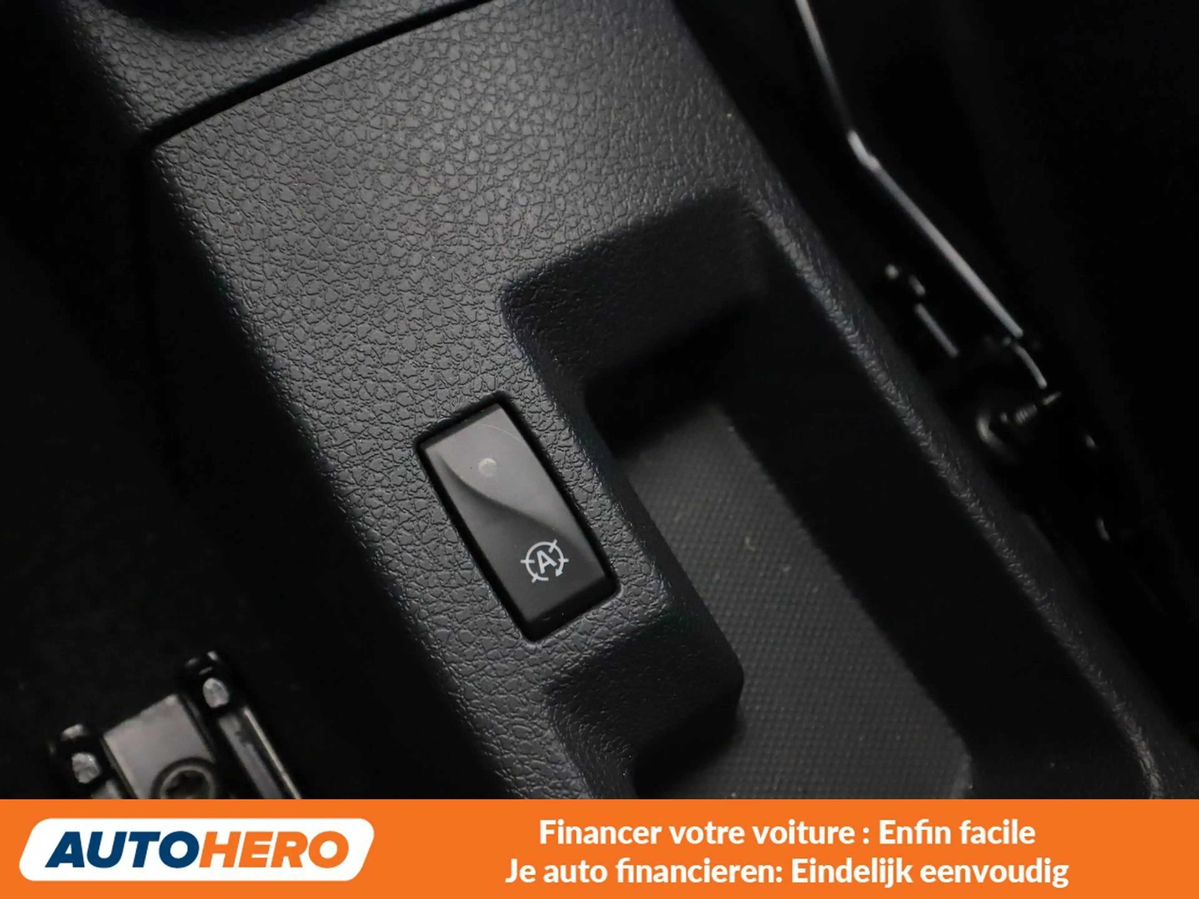 Dacia Logan 0.9 TCe Stepway — photo 13