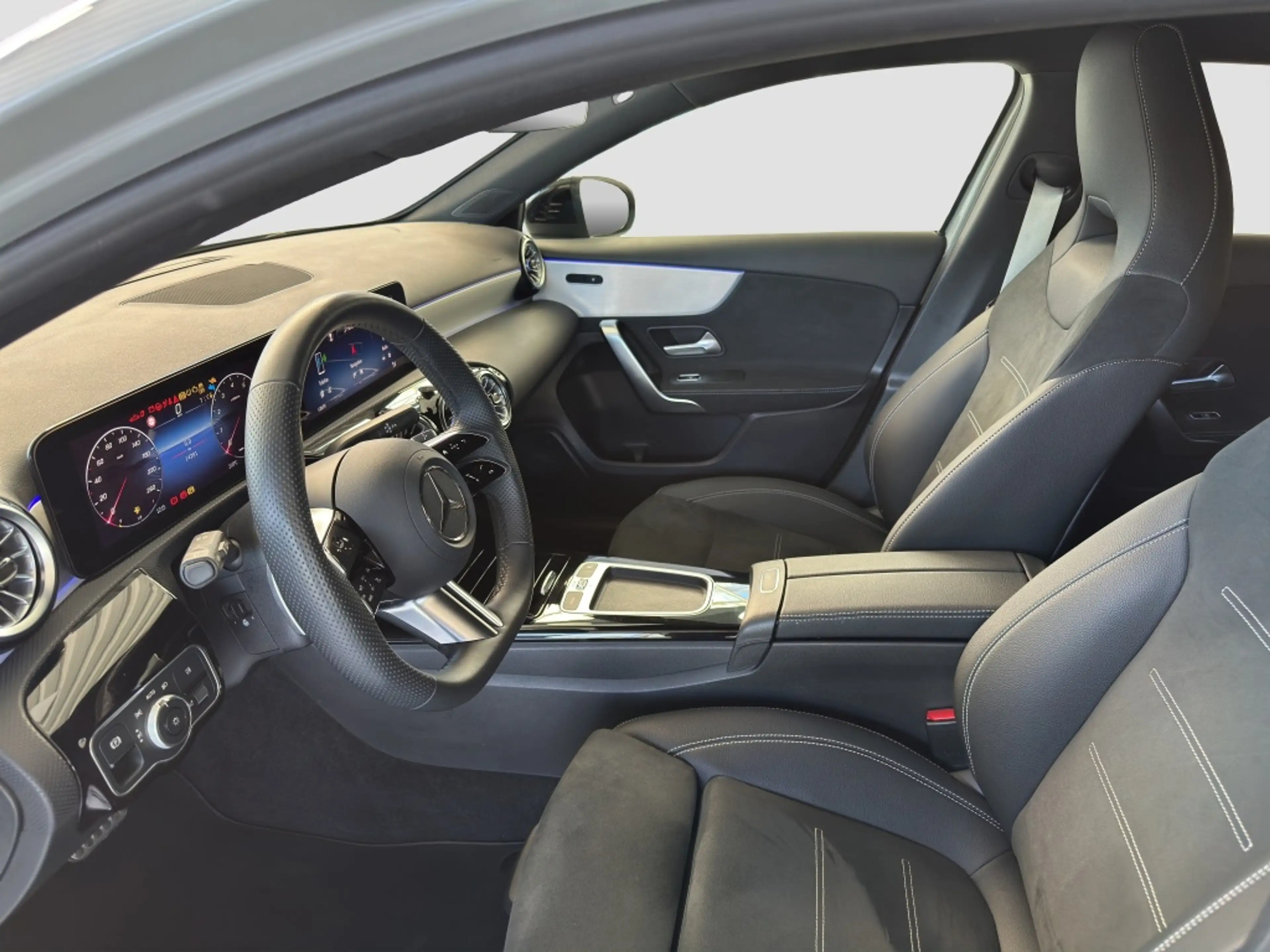 Mercedes-Benz A 200 AMG*NIGHT*AHZV*RFK*LENKRHZG*DAB*AMBIENTE* — photo 5