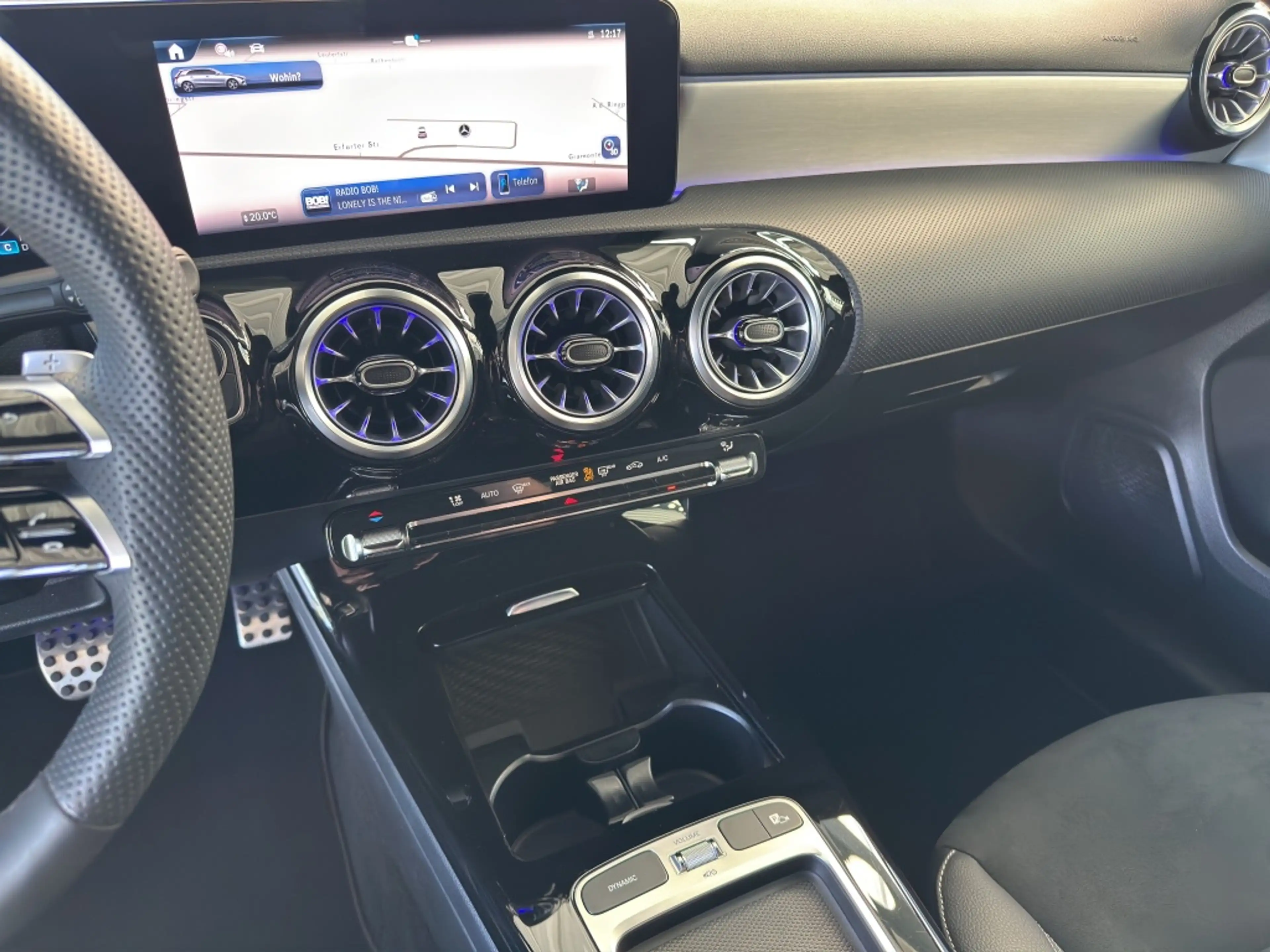 Mercedes-Benz A 200 AMG*NIGHT*AHZV*RFK*LENKRHZG*DAB*AMBIENTE* — photo 10