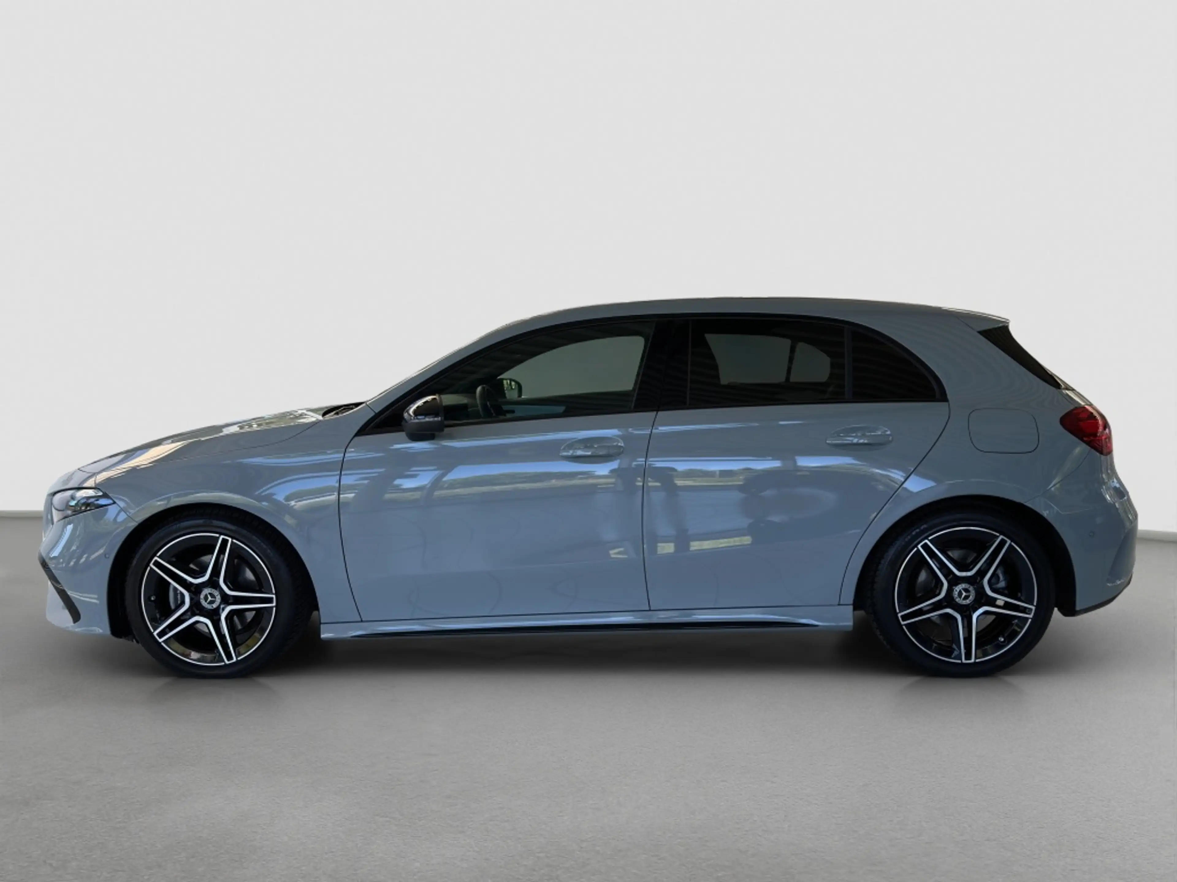 Mercedes-Benz A 200 AMG*NIGHT*AHZV*RFK*LENKRHZG*DAB*AMBIENTE* — photo 3