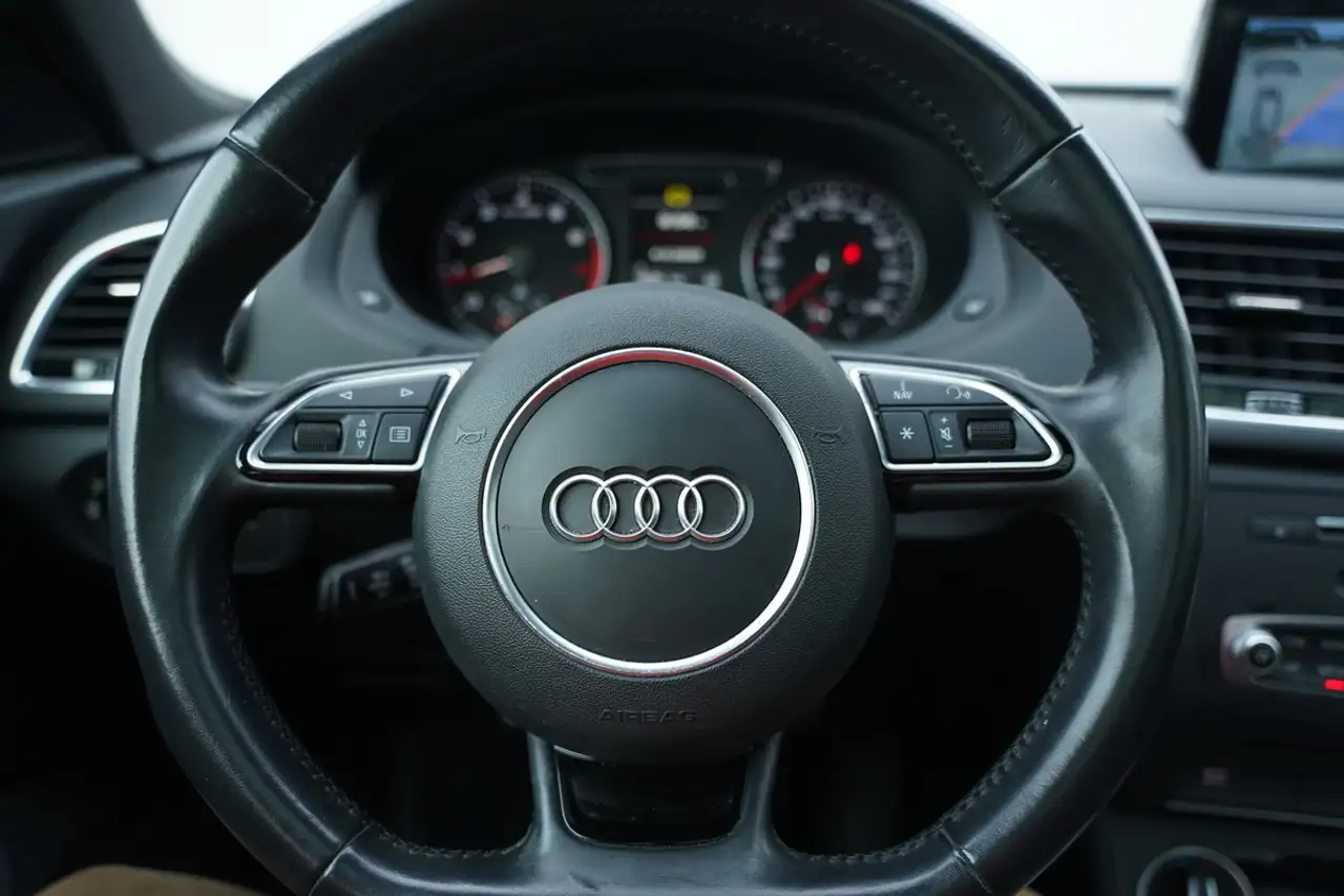 Audi Q3 снимка Audi Q3
