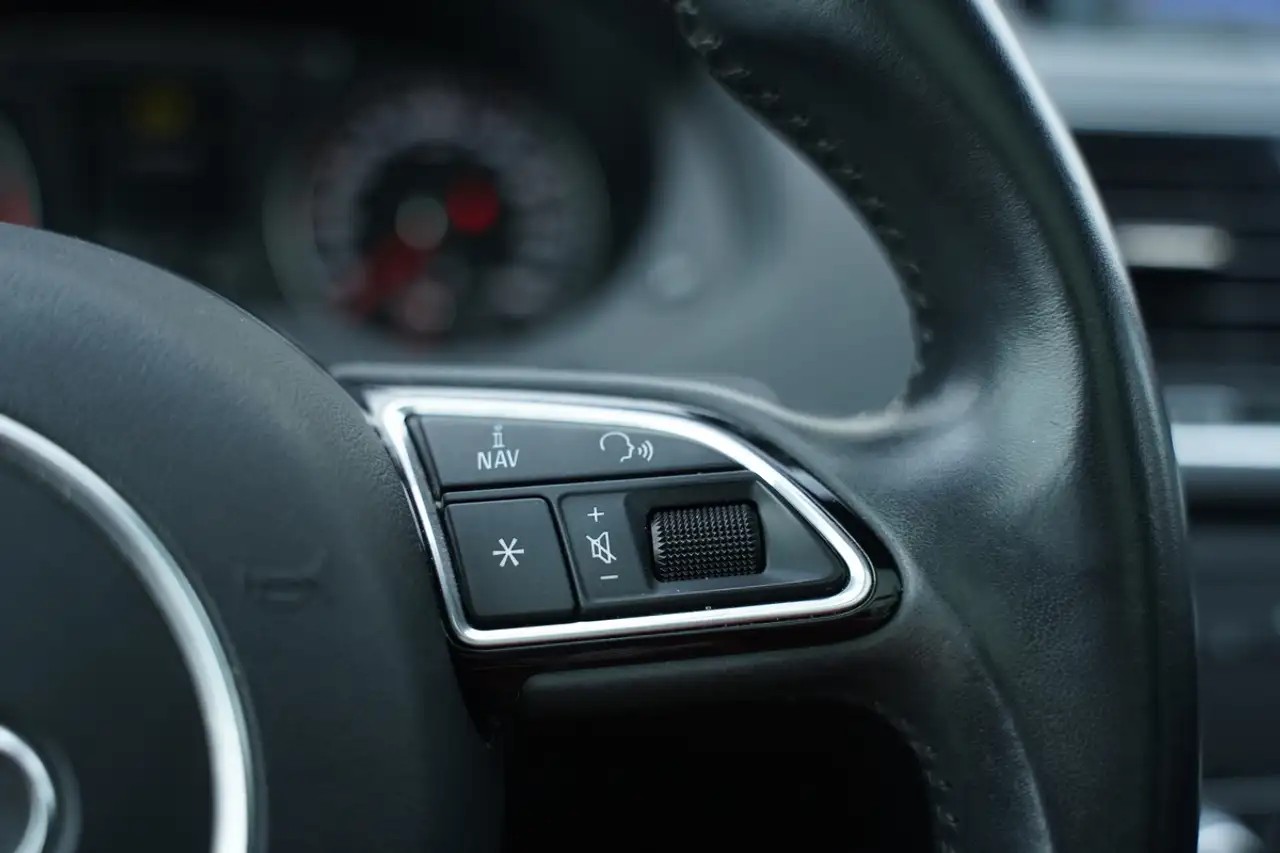 Audi Q3 снимка Audi Q3