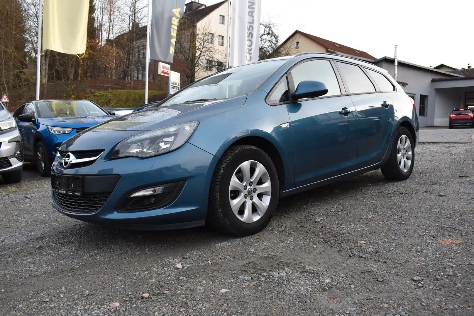 Opel Astra J Sports Tourer Style - 2