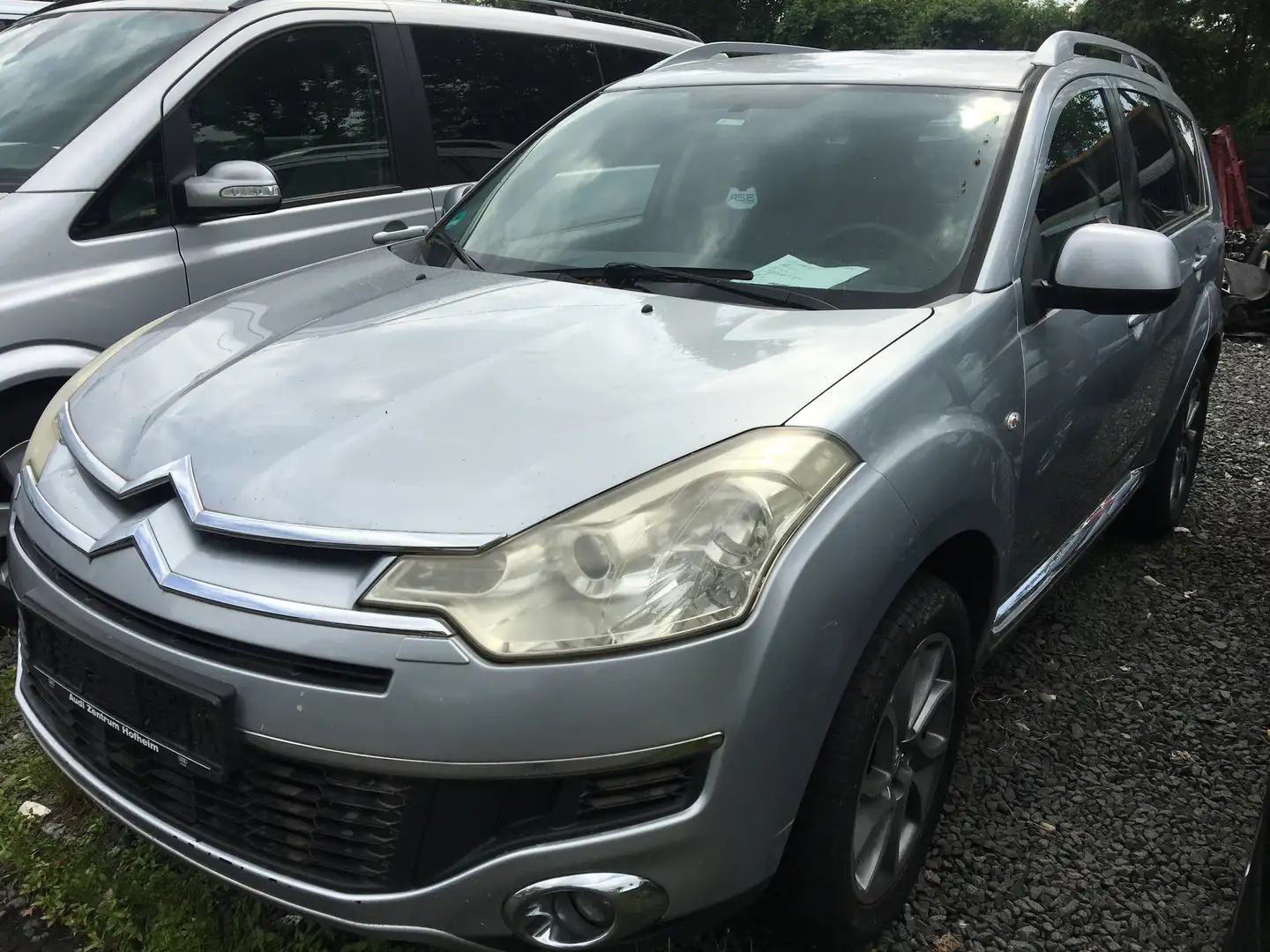 Citroen C-Crosser 2.0 HDI 4x4  7 PLÄTZE KLIMA LEDER NAVI XENON Grau - 1
