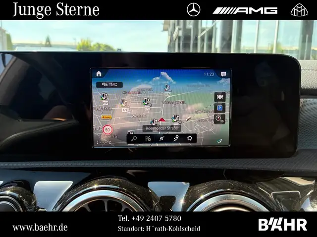 Mercedes-Benz 250 view 12