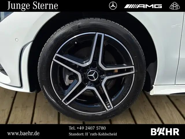 Mercedes-Benz 250 view 6