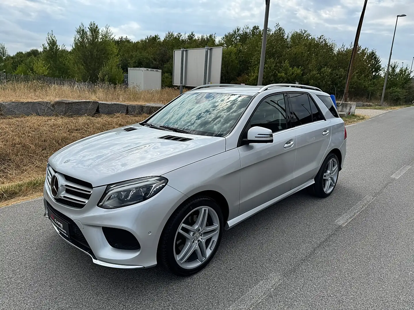 Mercedes-Benz GLE 350 d 4Matic Aut. Silber - 1