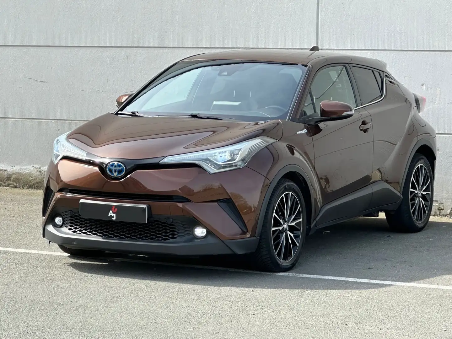 Toyota C-HR Hybrid C-HIC FULL OPTION//GARANTIE 2026 TOYOTA Hnědá - 1
