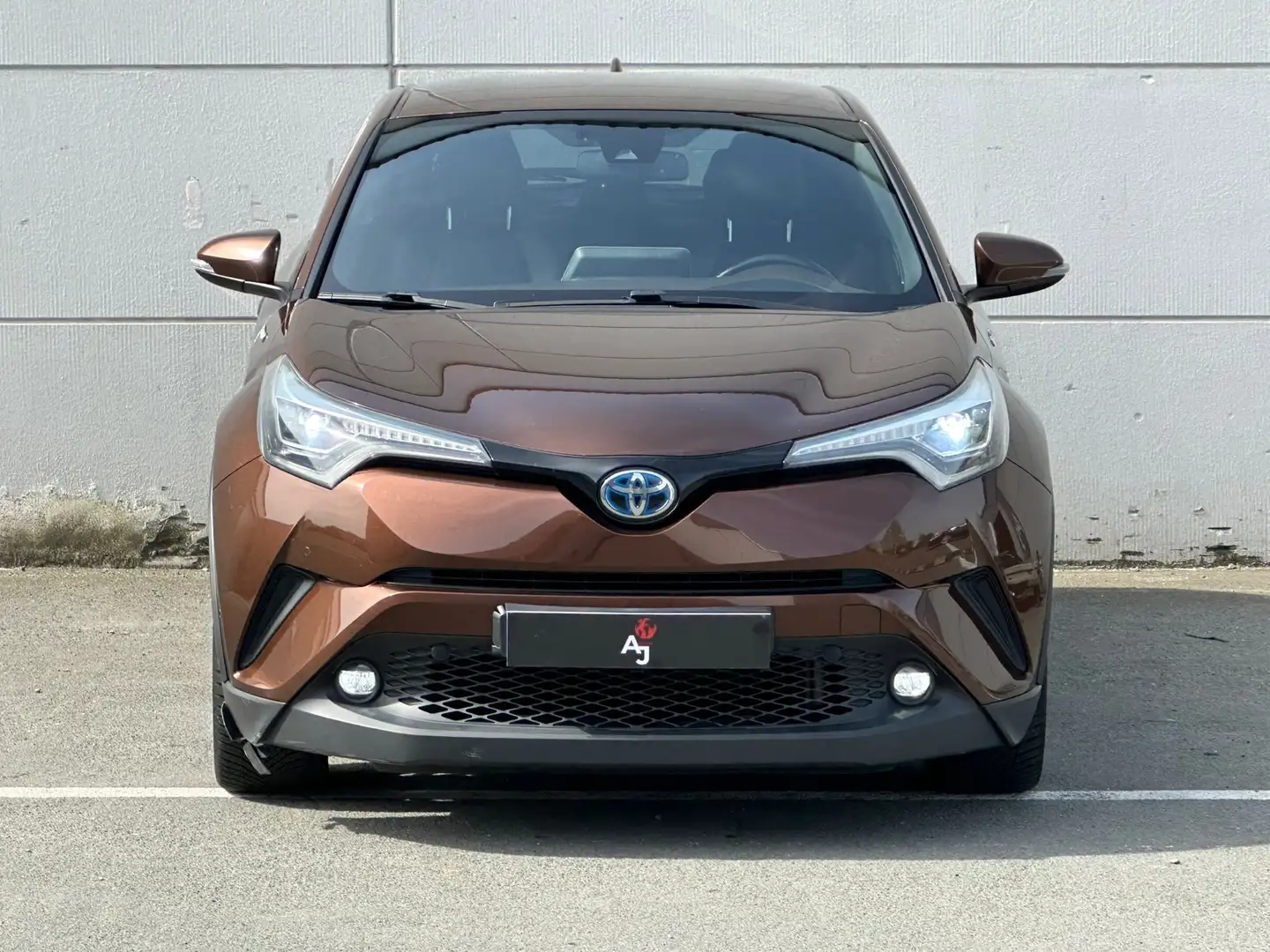 Toyota C-HR Hybrid C-HIC FULL OPTION//GARANTIE 2026 TOYOTA Hnědá - 2