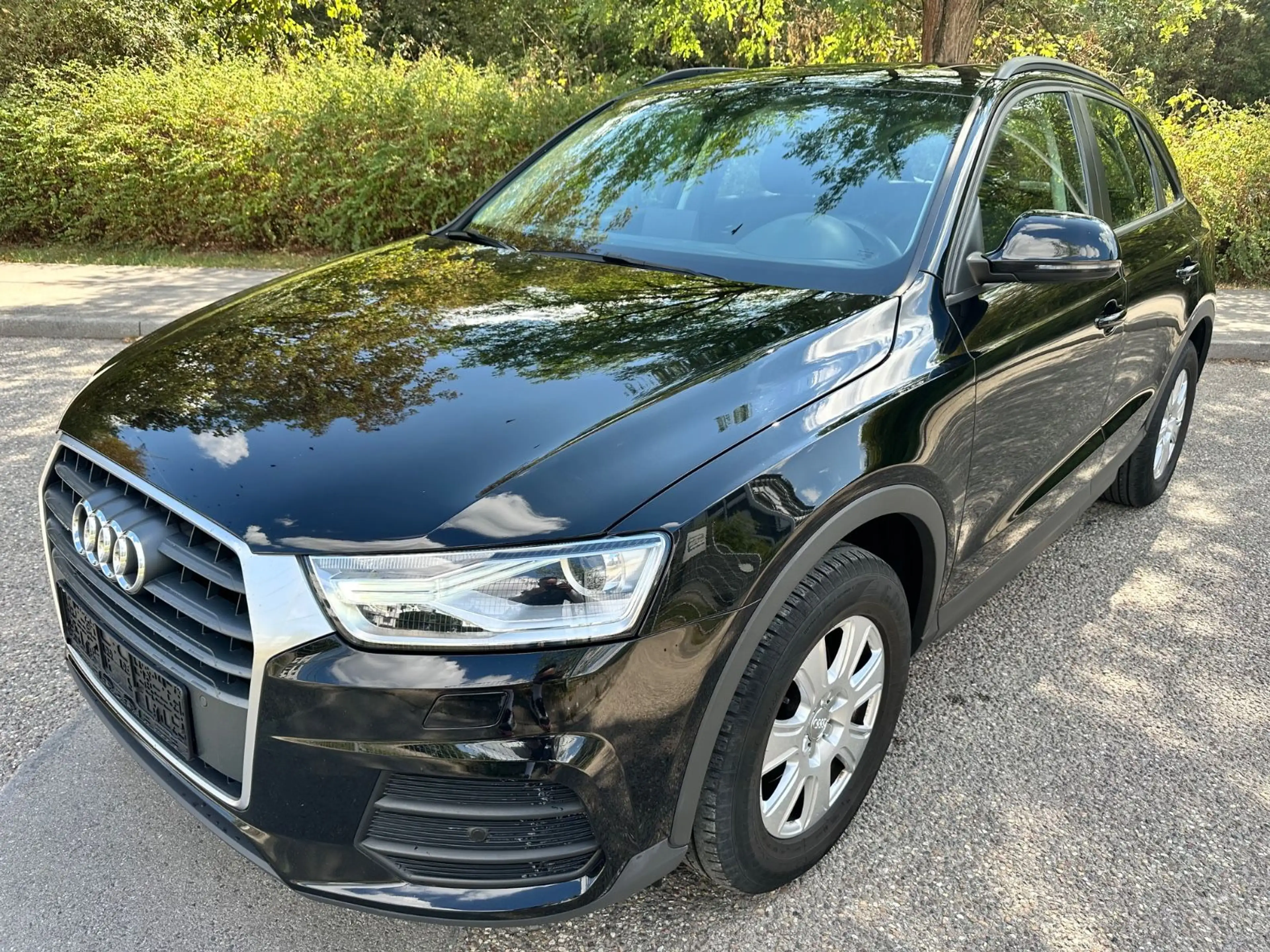Audi Q3 2,0 TDI quattro S-Tronic PANO AHK APS LED ALU