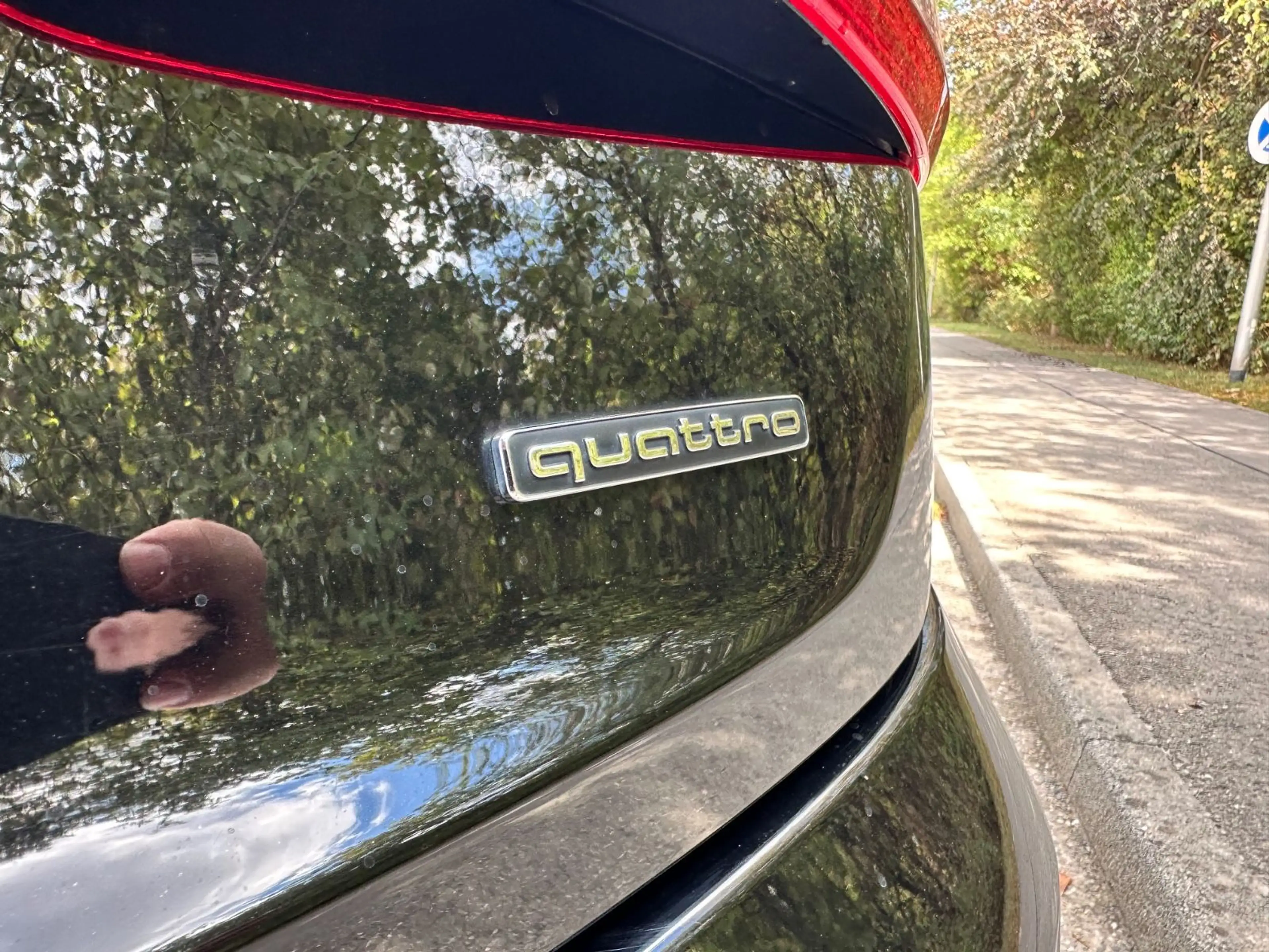 Audi Q3 2,0 TDI quattro S-Tronic PANO AHK APS LED ALU — photo 9