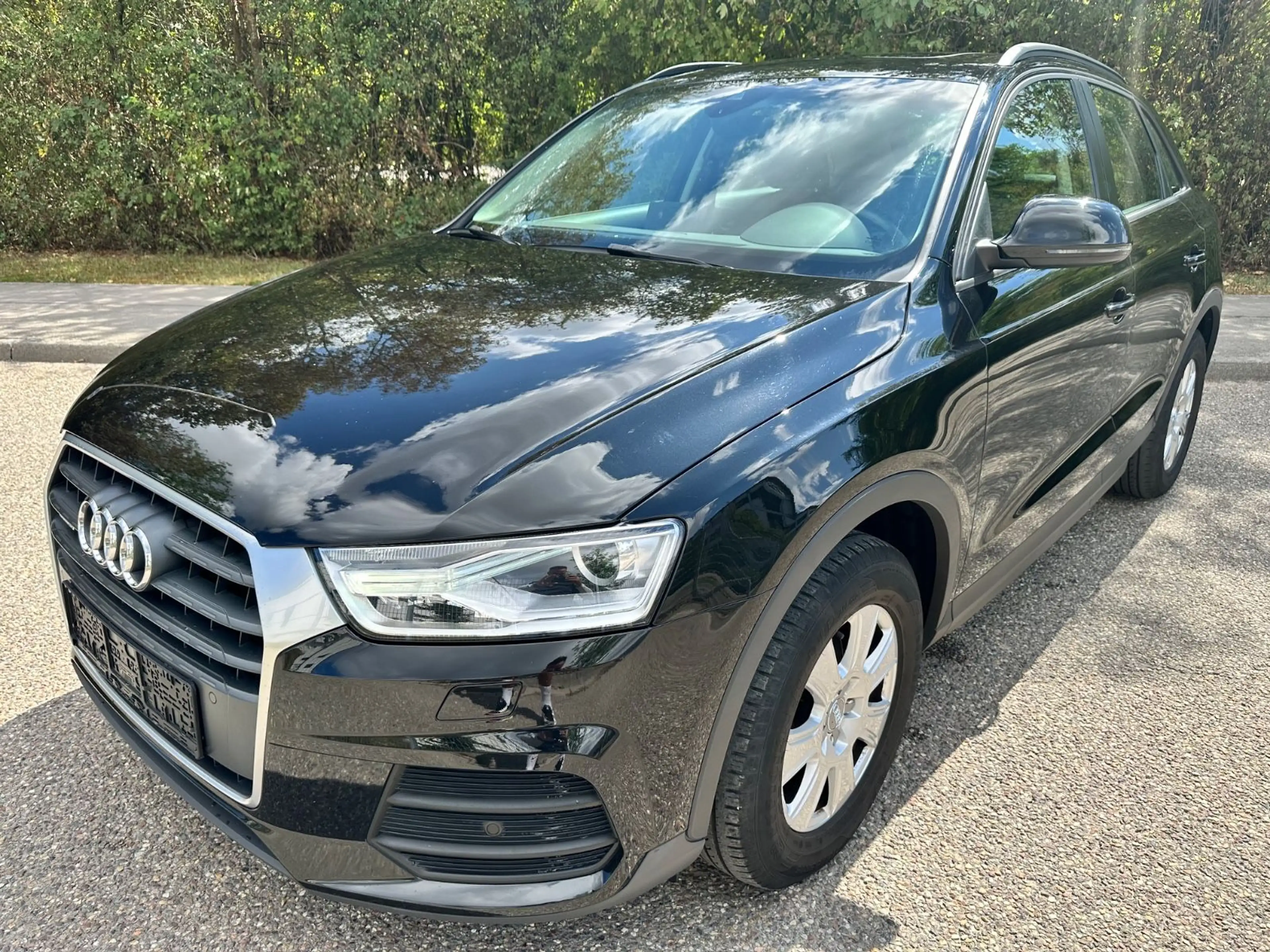 Audi Q3 2,0 TDI quattro S-Tronic PANO AHK APS LED ALU — photo 4