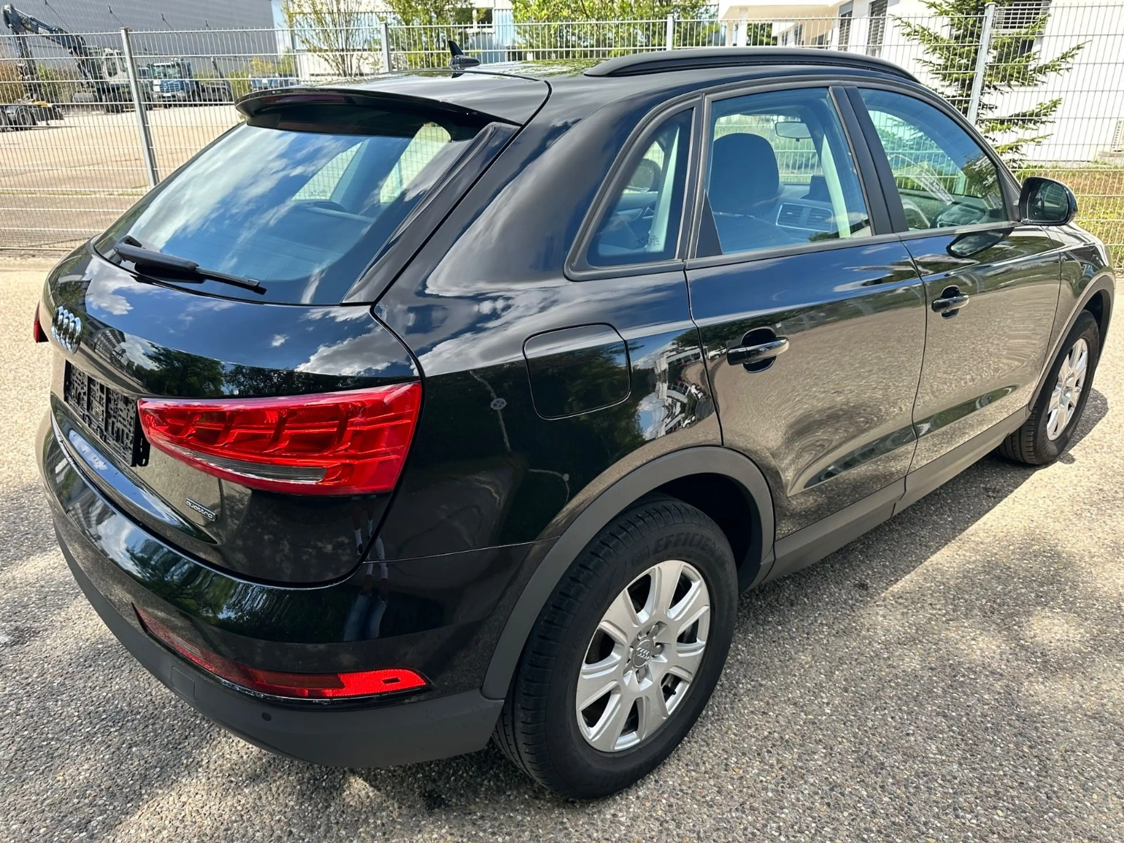 Audi Q3 2,0 TDI quattro S-Tronic PANO AHK APS LED ALU — photo 7