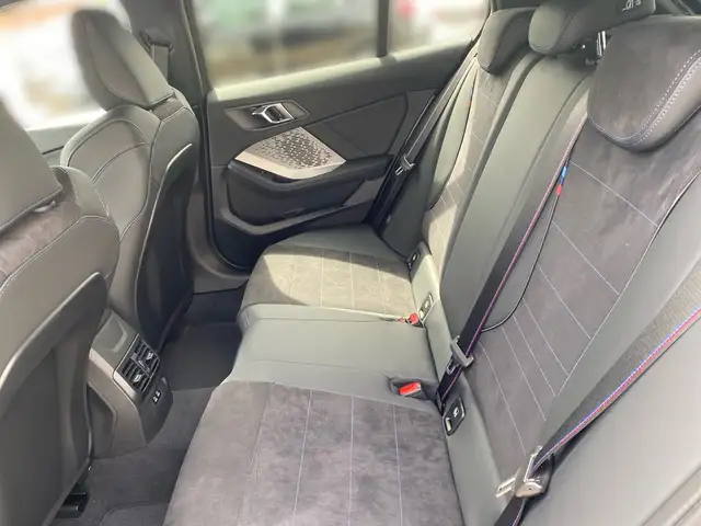 BMW 1 Series view 11