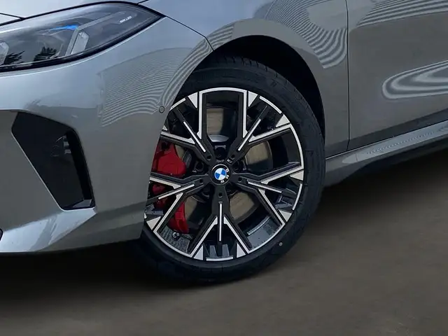 BMW 1 Series view 6