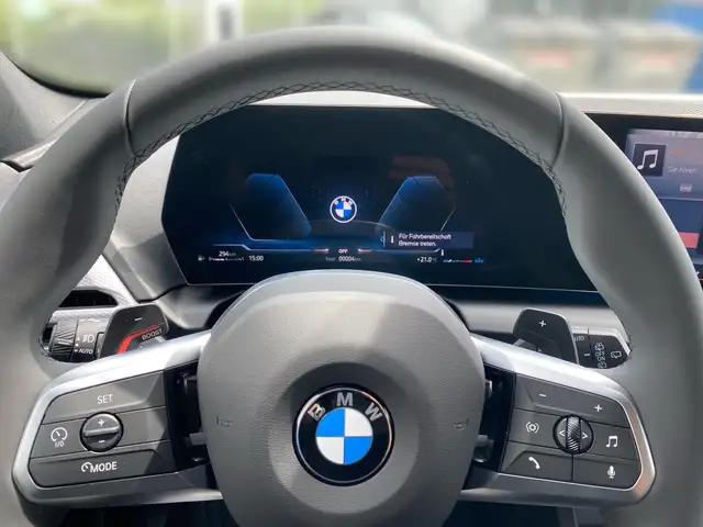 BMW 1 Series view 8