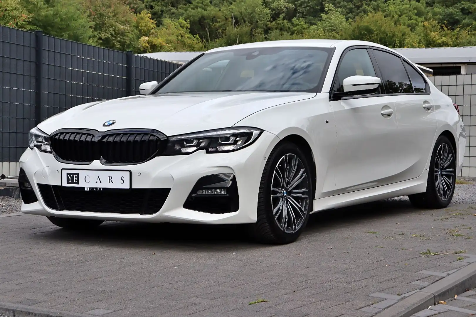 BMW 320 d M Sport Shadow-Line*LED*NAVI*CAR-PLAY* Blanc - 1