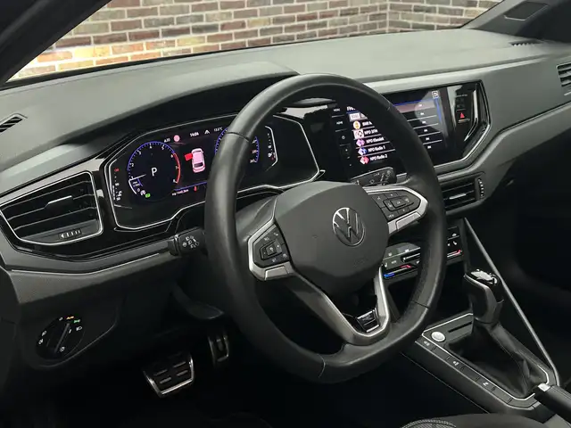 Volkswagen Polo view 3